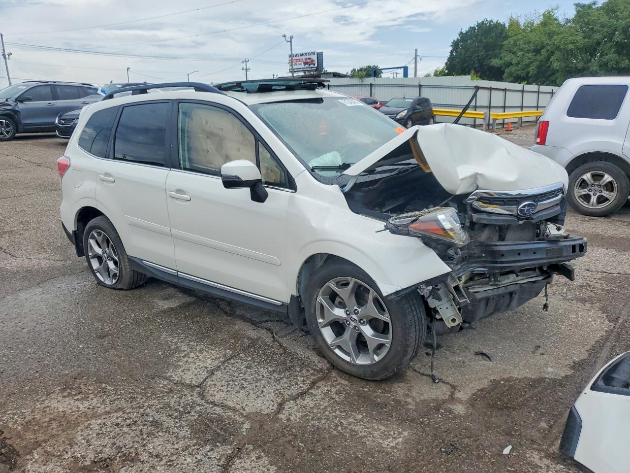 2017 Subaru Forester 2.5i Touring Белый vin: JF2SJATC0HH448349