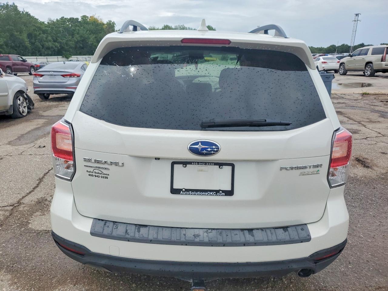 2017 Subaru Forester 2.5i Touring Белый vin: JF2SJATC0HH448349