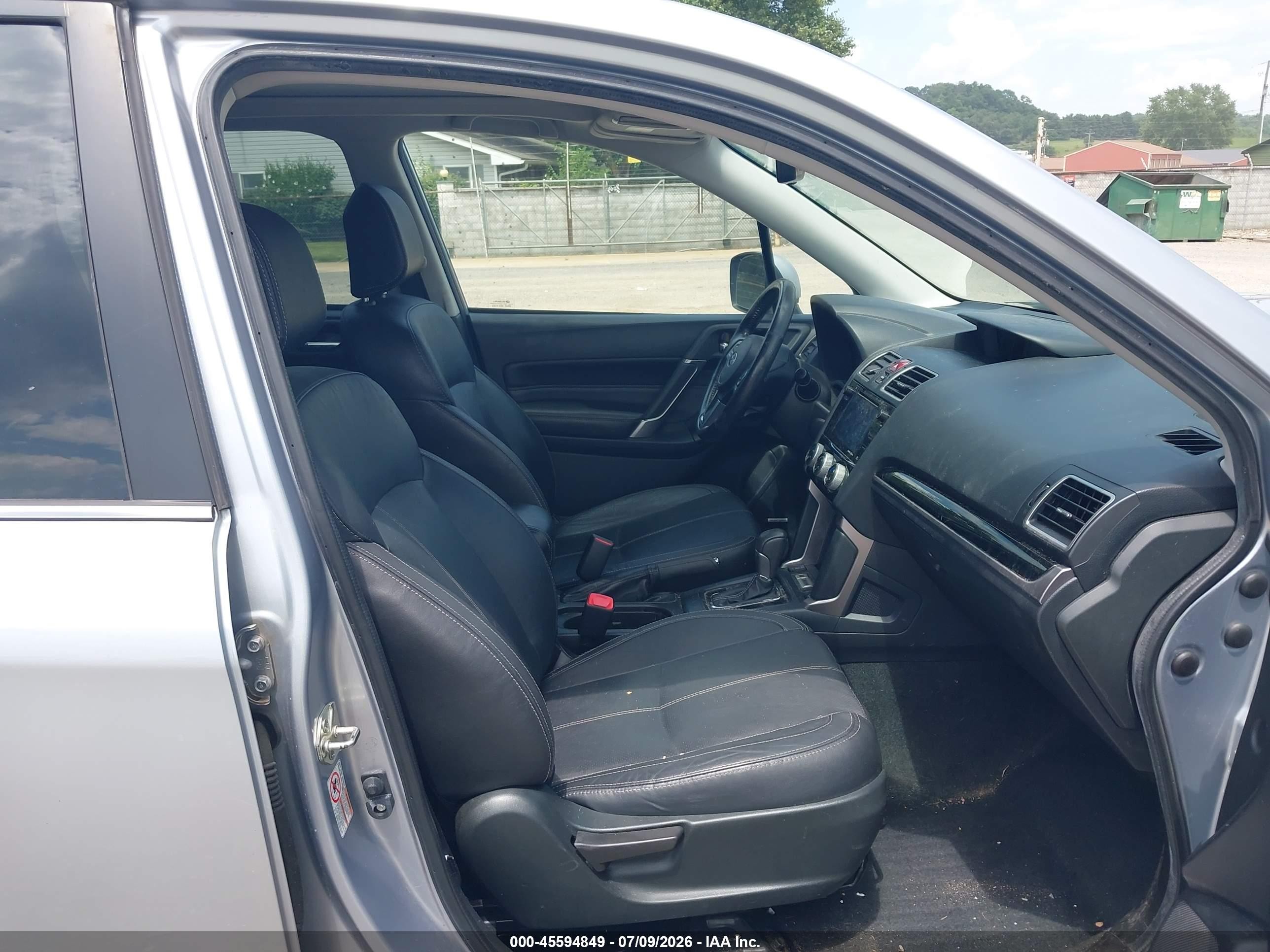 2017 Subaru Forester 2.5i Touring Silver vin: JF2SJATC9HH587900