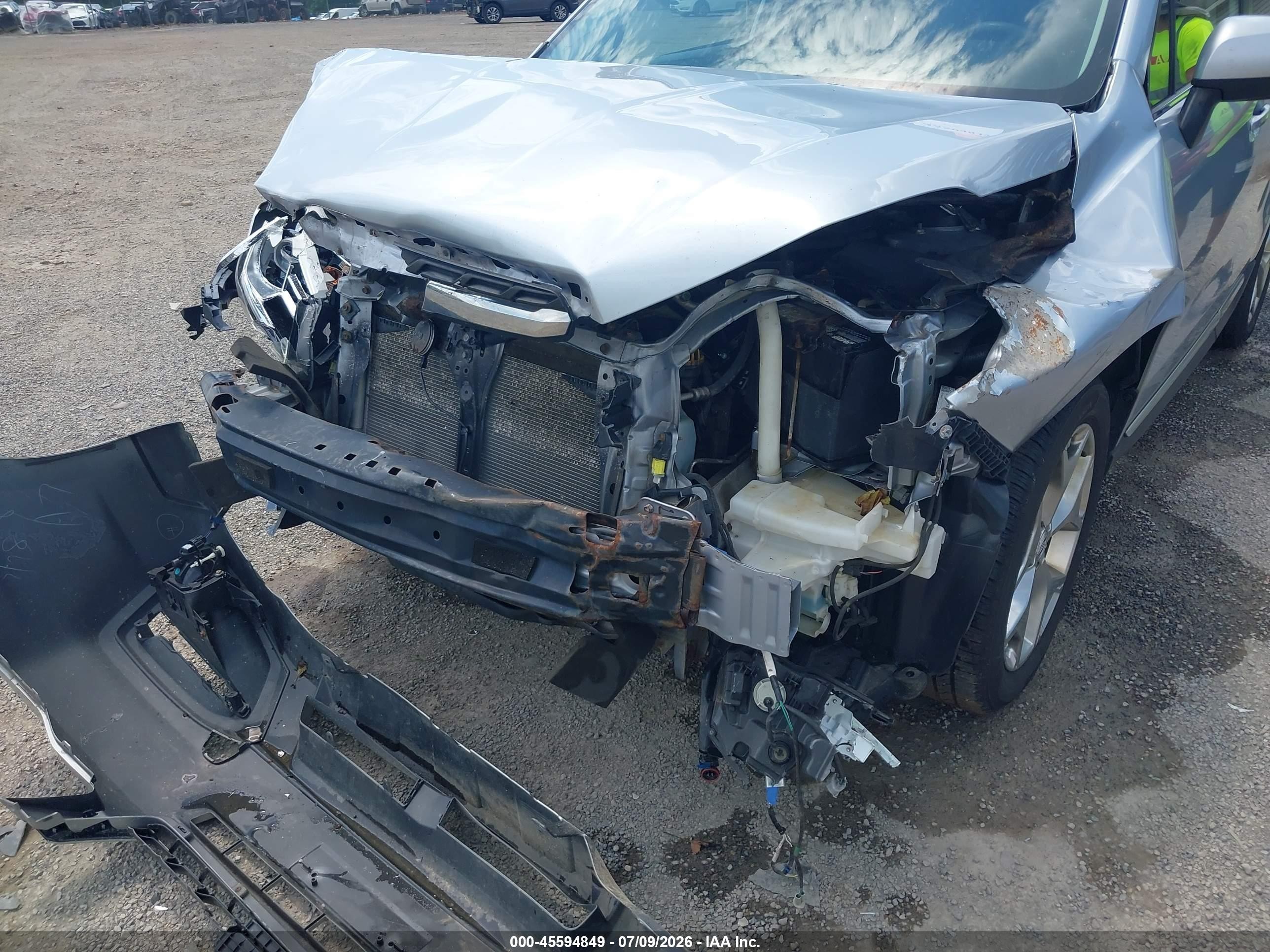 2017 Subaru Forester 2.5i Touring Silver vin: JF2SJATC9HH587900