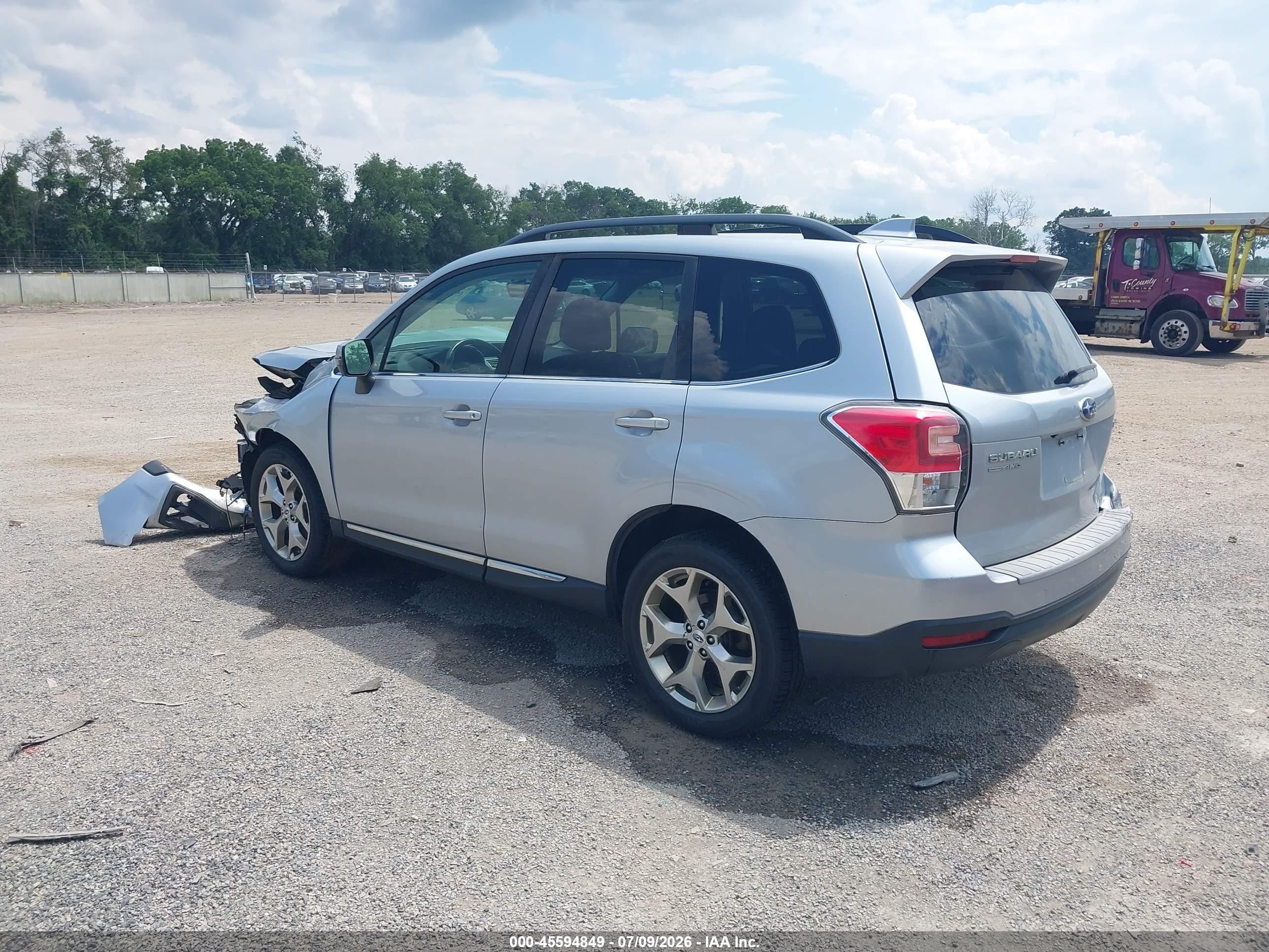 2017 Subaru Forester 2.5i Touring Silver vin: JF2SJATC9HH587900