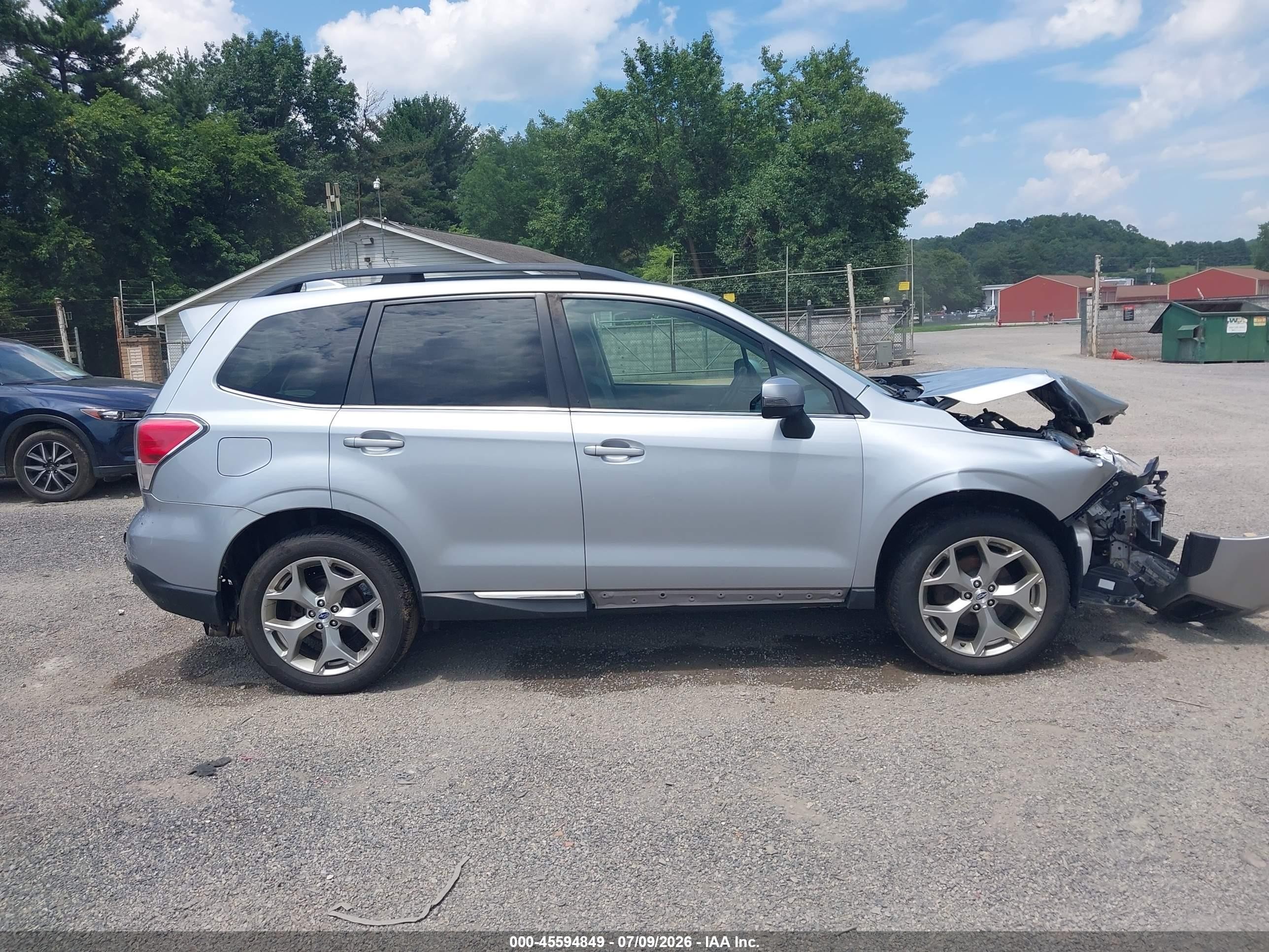 2017 Subaru Forester 2.5i Touring Silver vin: JF2SJATC9HH587900