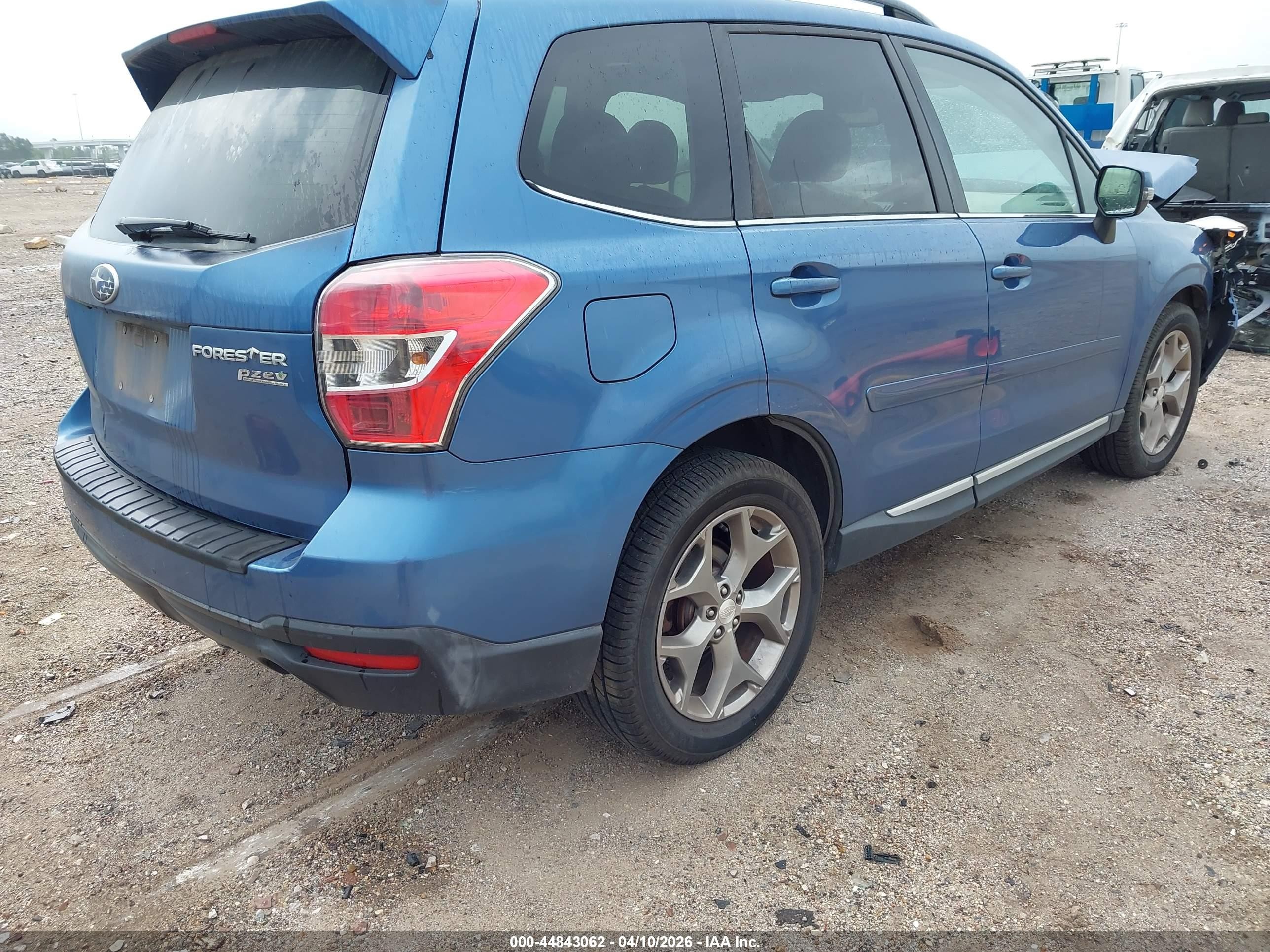 2015 Subaru Forester 2.5i Touring Blue vin: JF2SJAUC2FH494082