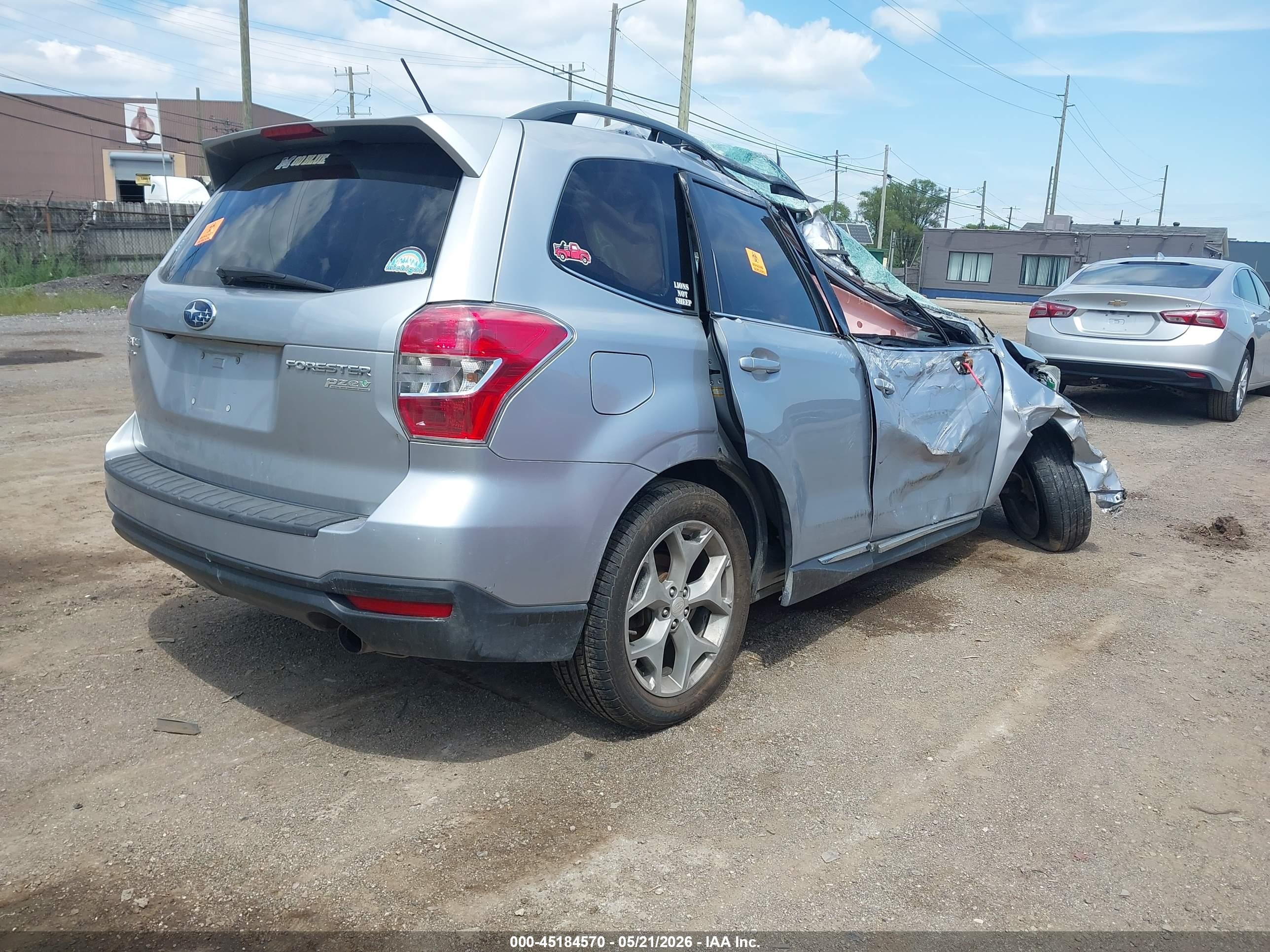 2015 Subaru Forester   Silver vin: JF2SJAUC2FH542857