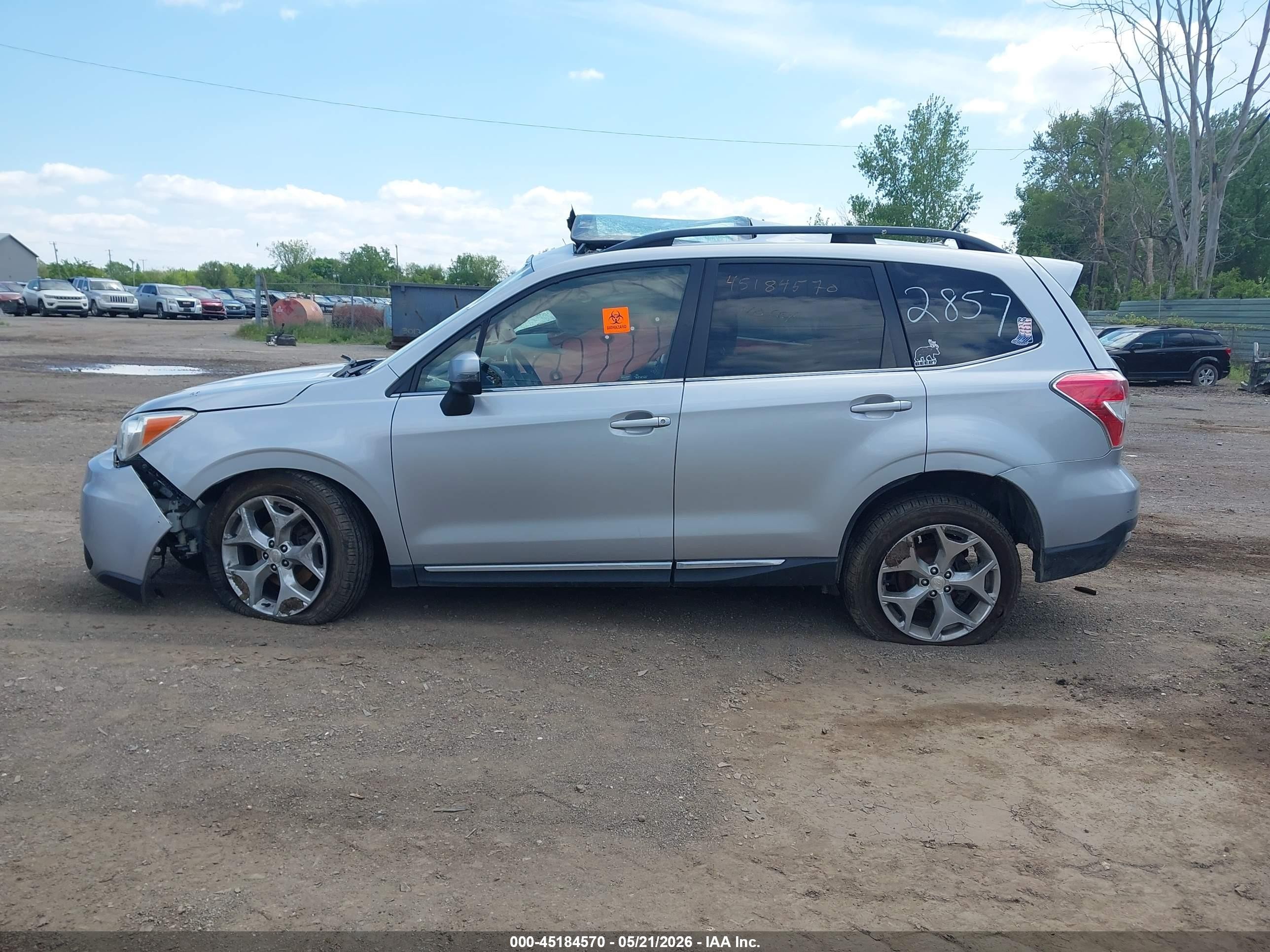 2015 Subaru Forester   Silver vin: JF2SJAUC2FH542857
