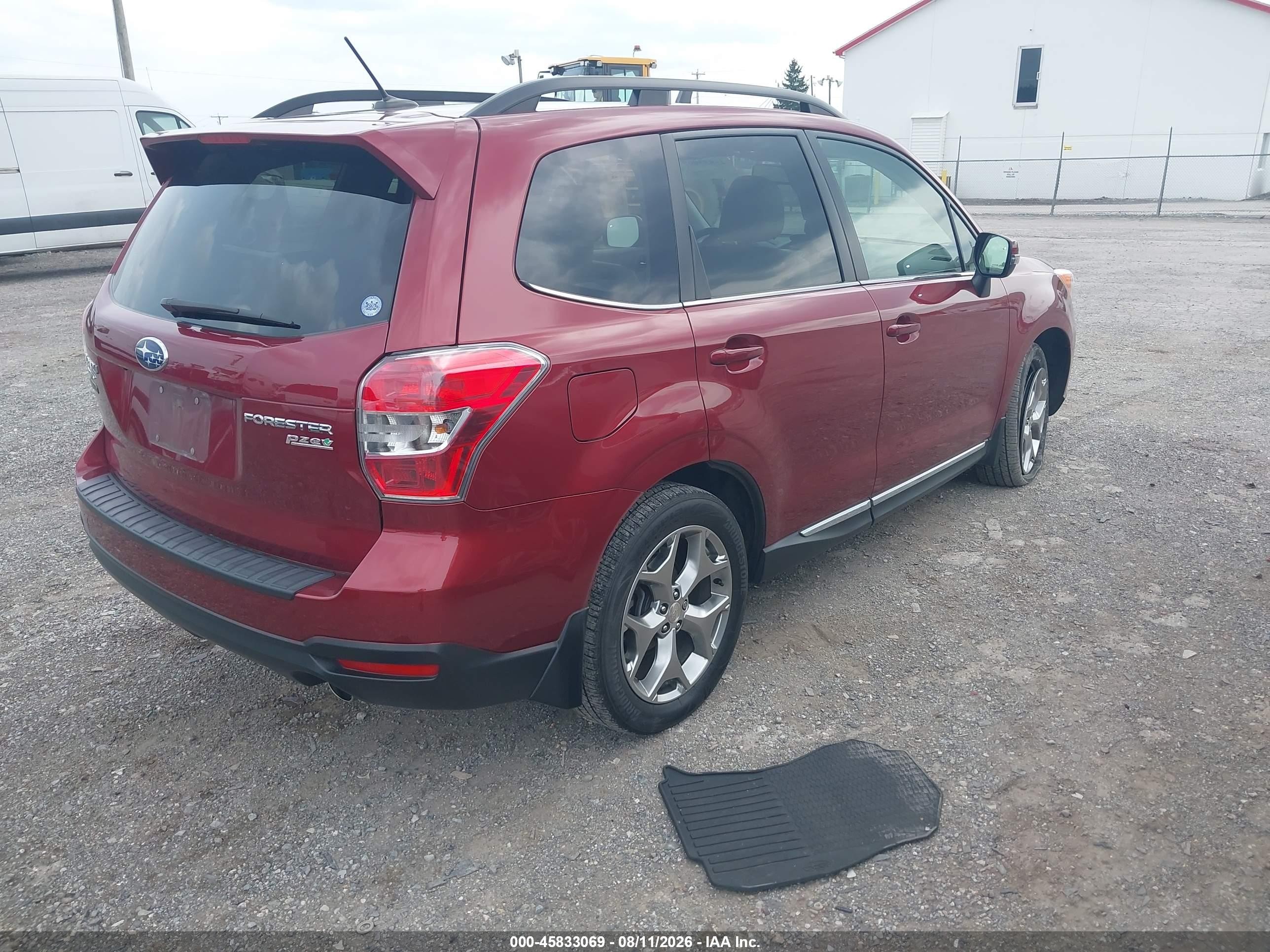 2015 Subaru Forester 2.5i Touring Red vin: JF2SJAUC2FH543250