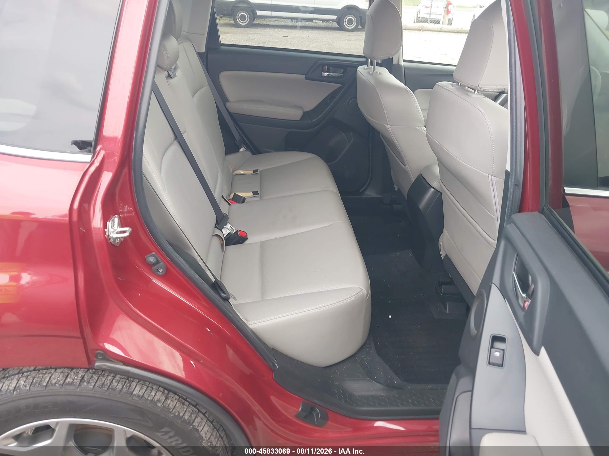 2015 Subaru Forester 2.5i Touring Red vin: JF2SJAUC2FH543250