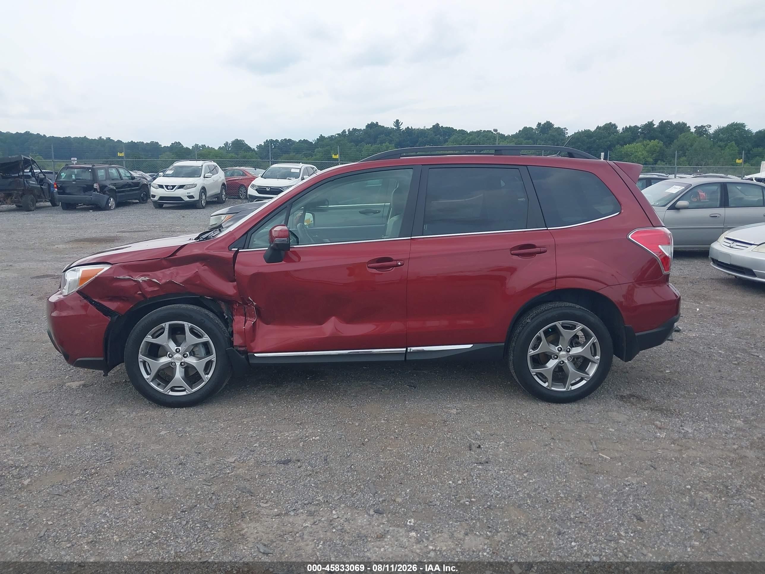 2015 Subaru Forester 2.5i Touring Red vin: JF2SJAUC2FH543250