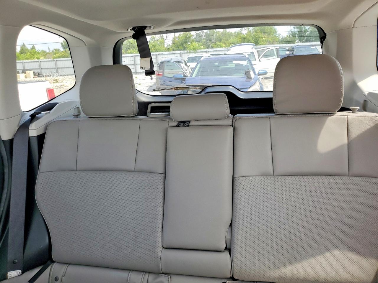 2015 Subaru Forester 2.5i Touring White vin: JF2SJAUC3FH457025