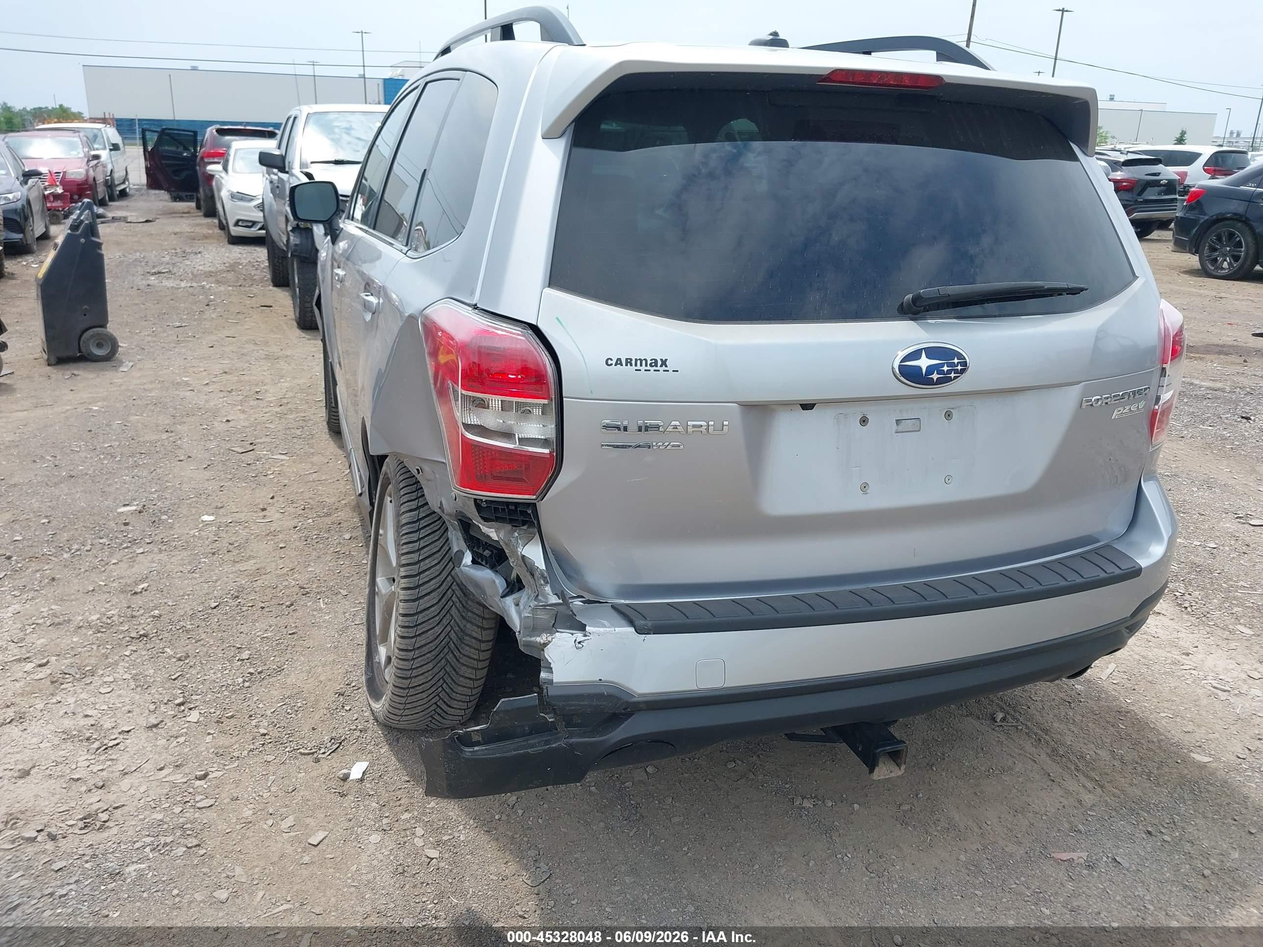 2015 Subaru Forester 2.5i Touring Silver vin: JF2SJAUC3FH463519