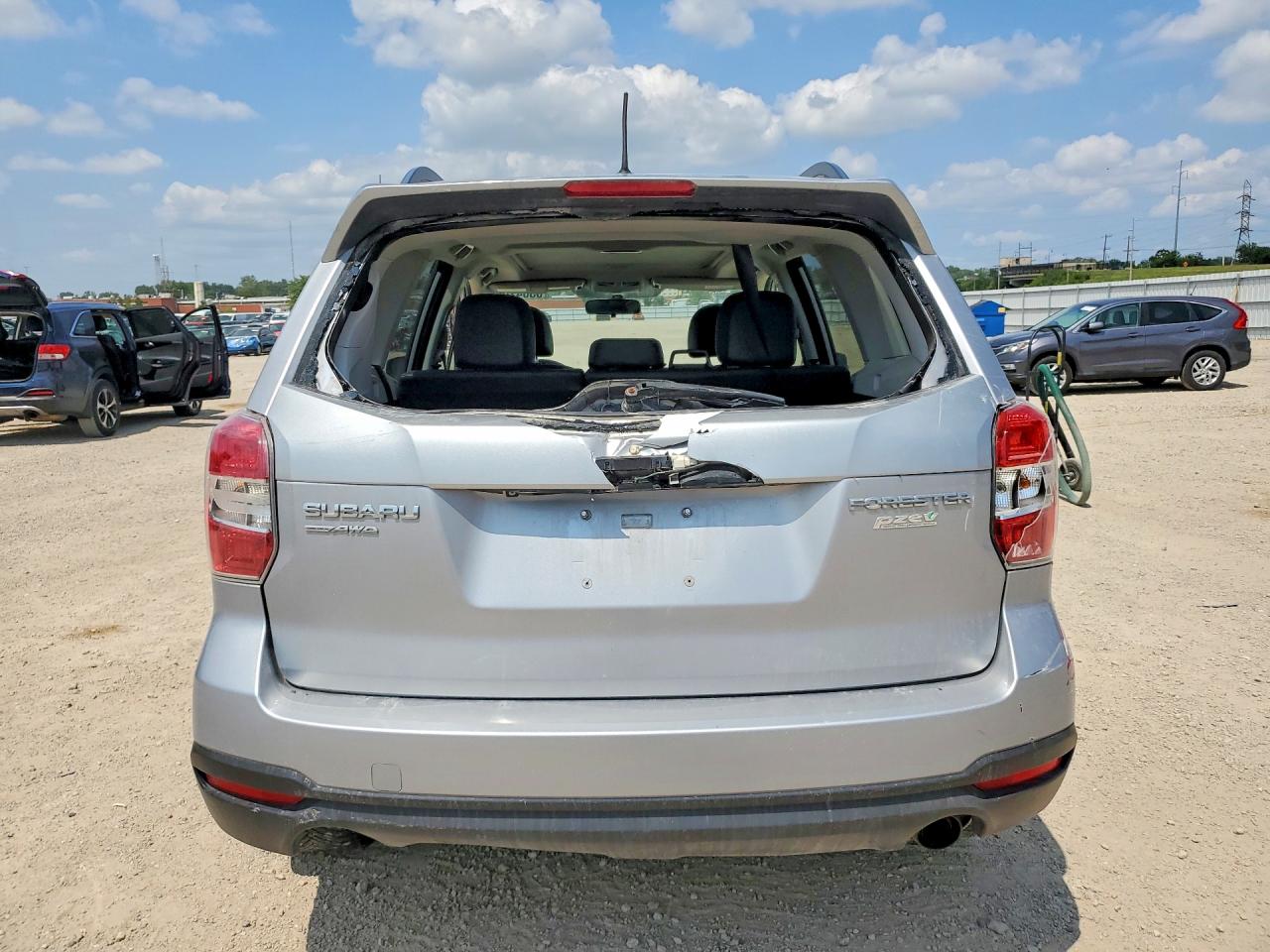 2015 Subaru Forester 2.5i Touring Silver vin: JF2SJAUC4FH452822