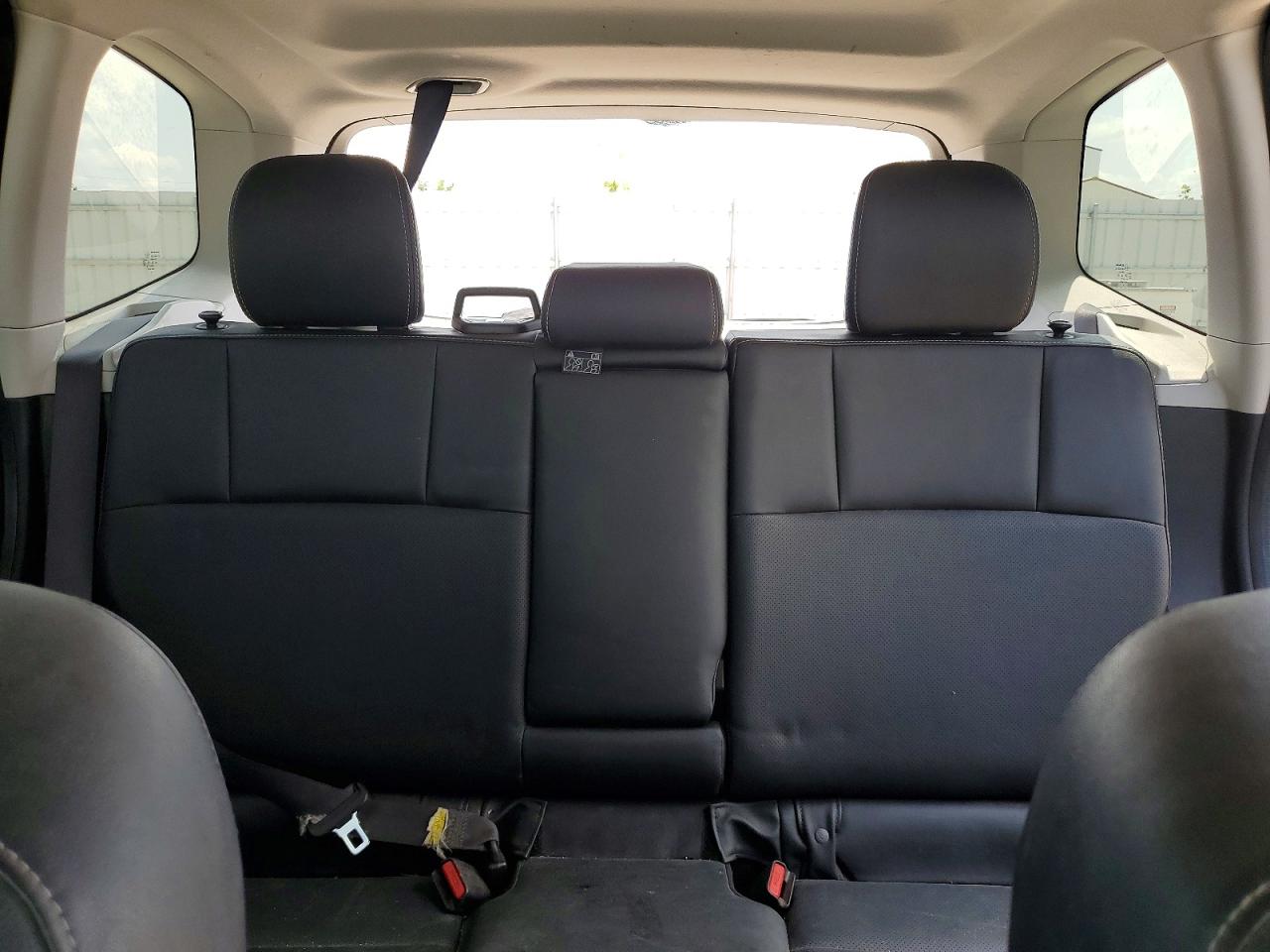 2015 Subaru Forester 2.5i Touring Silver vin: JF2SJAUC4FH452822