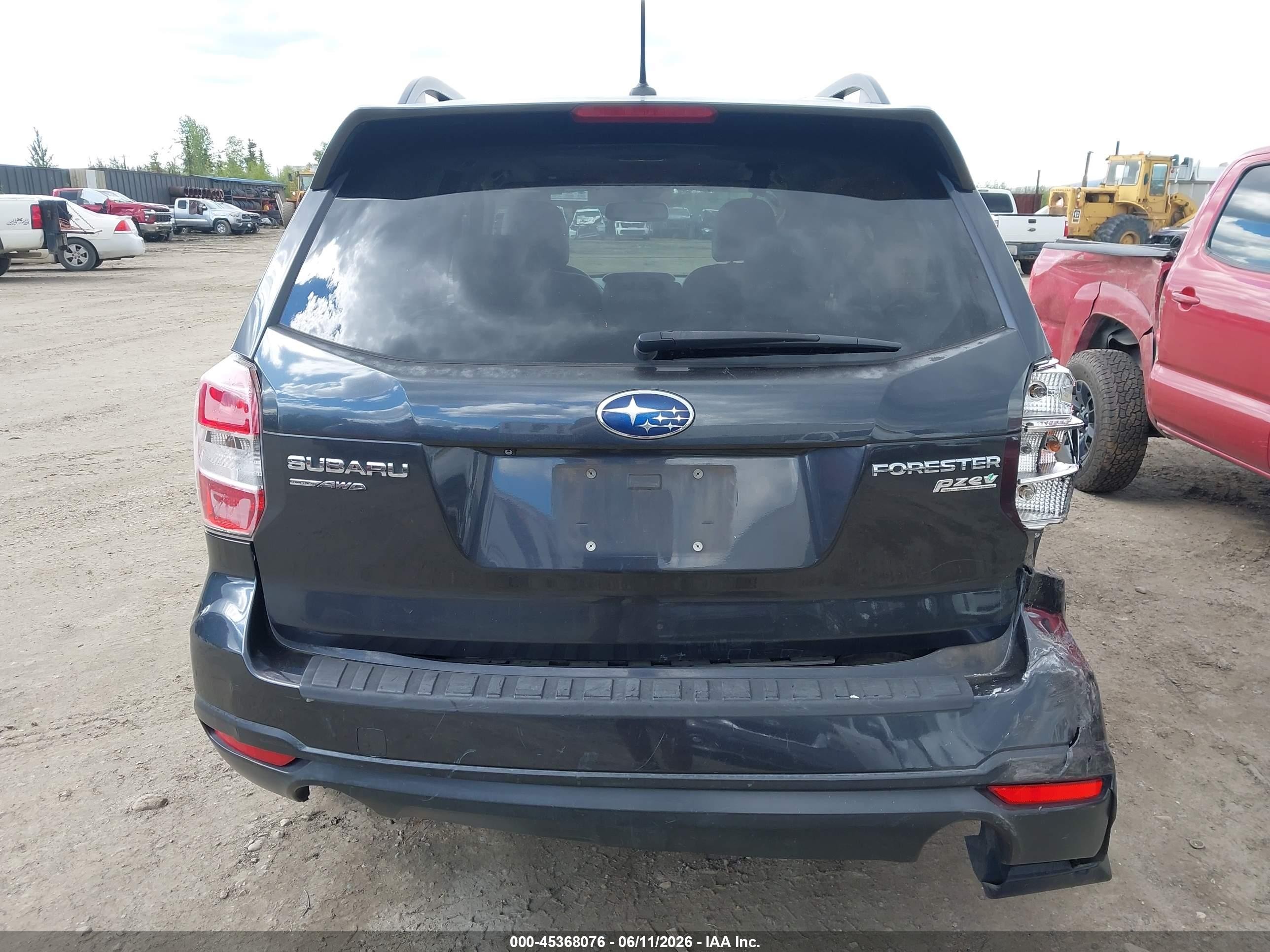 2015 Subaru Forester 2.5i Touring Gray vin: JF2SJAUC5FH411731