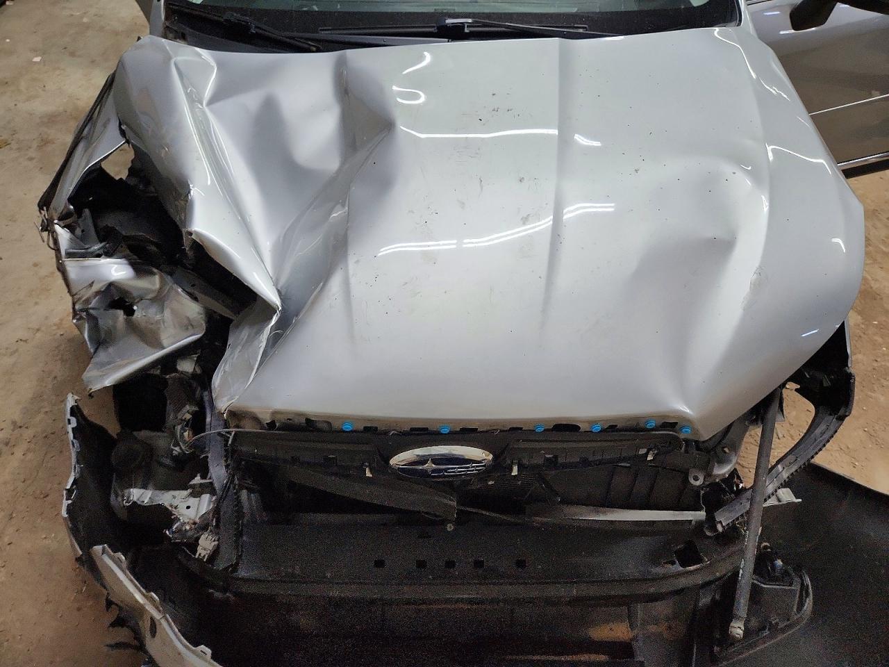 2015 Subaru Forester 2.5i Touring Серебряный vin: JF2SJAUC5FH501767