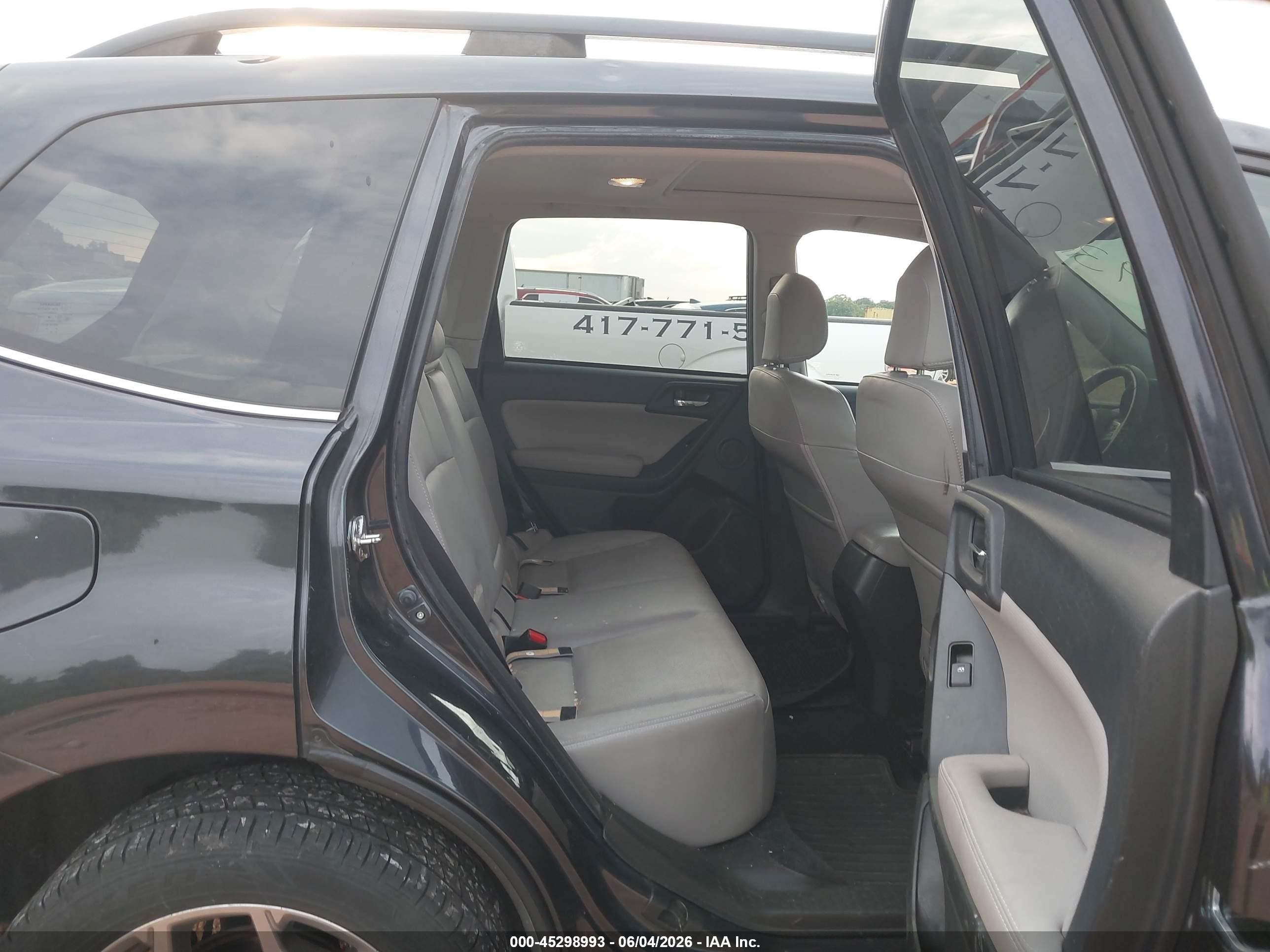 2015 Subaru Forester 2.5i Touring Серый vin: JF2SJAUC6FH820997