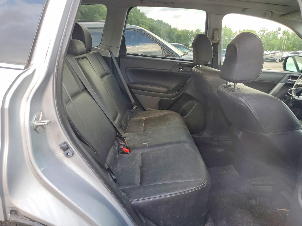 2015 Subaru Forester 2.5i Touring Silver vin: JF2SJAUC8FH436672