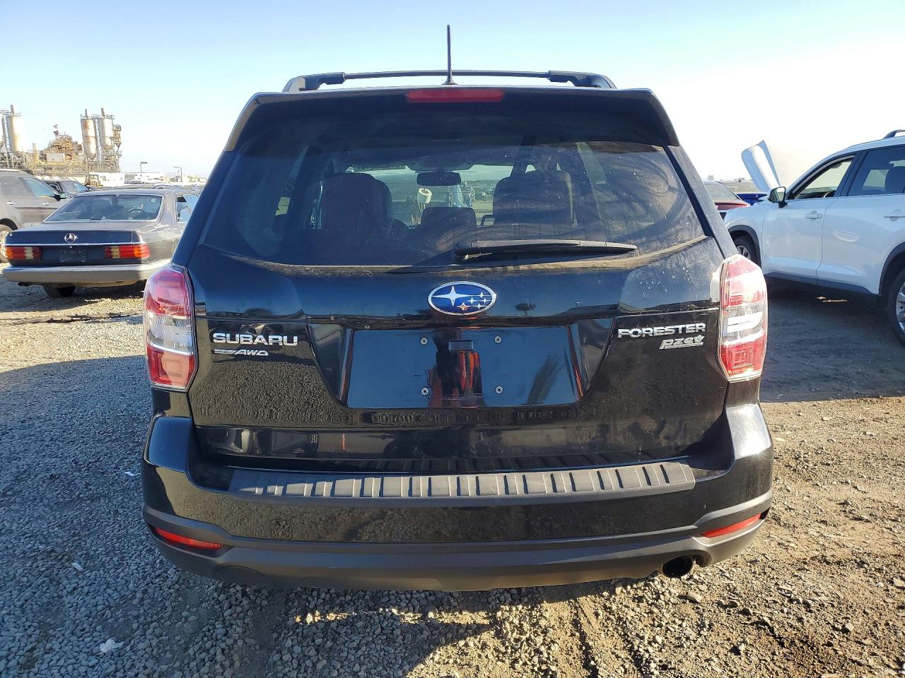 2015 Subaru Forester 2.5i Touring Black vin: JF2SJAUC8FH576673