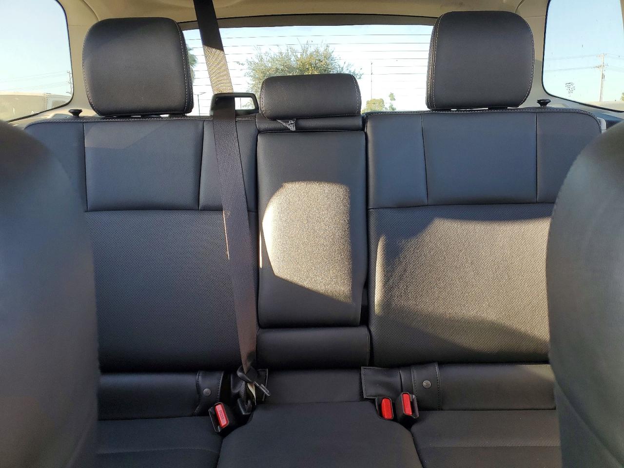 2015 Subaru Forester 2.5i Touring Black vin: JF2SJAUC8FH576673