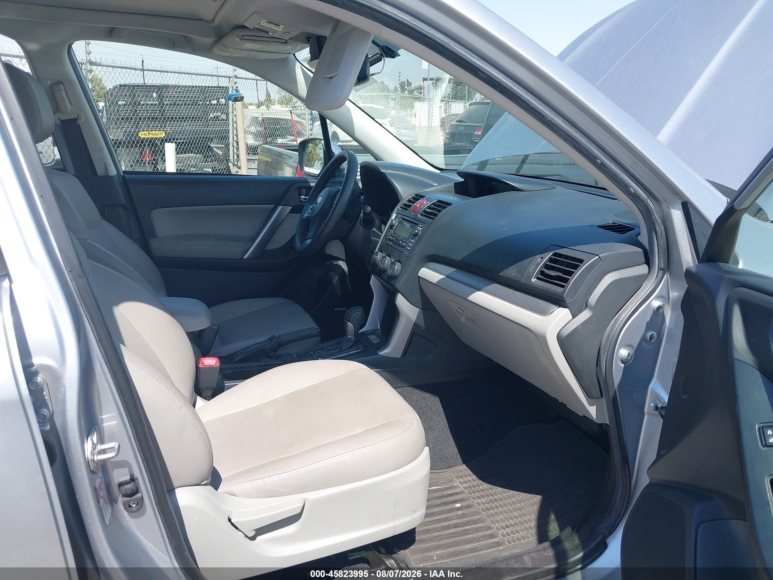 2015 Subaru Forester 2.5i Touring Silver vin: JF2SJAUC8FH812285