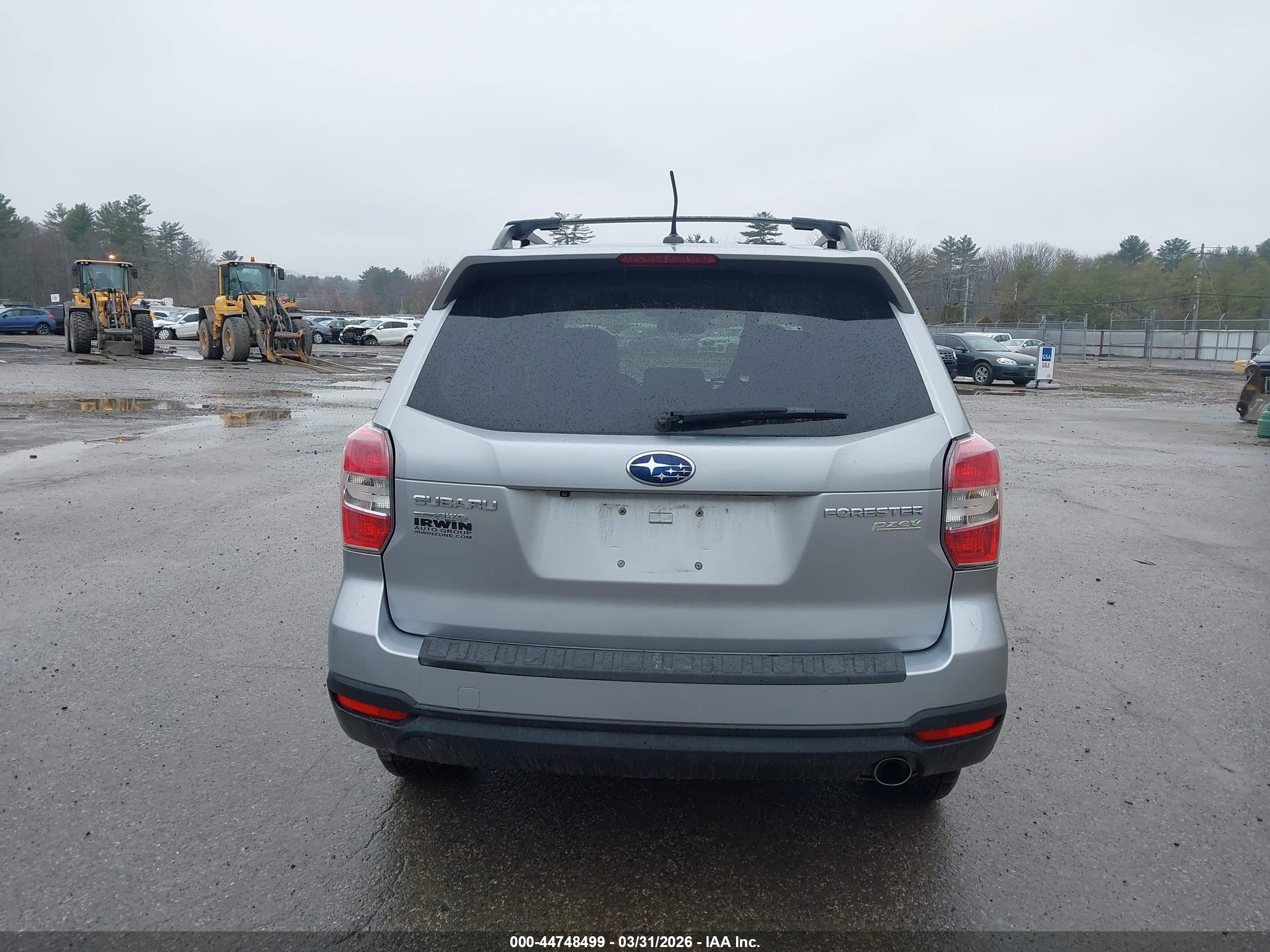 2015 Subaru Forester 2.5i Touring Silver vin: JF2SJAUC9FH496735