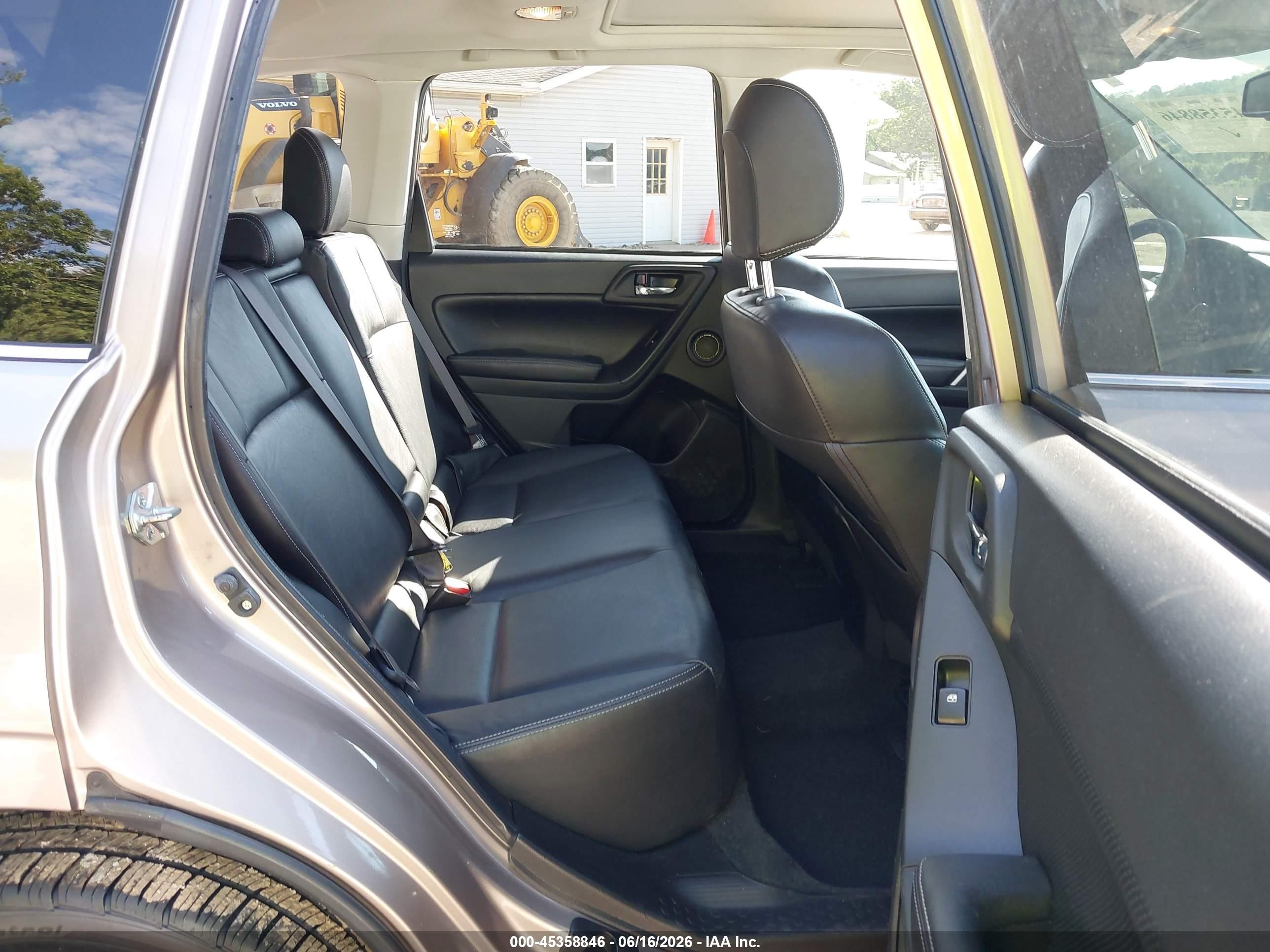 2015 Subaru Forester 2.5i Touring Brown vin: JF2SJAUCXFH426810