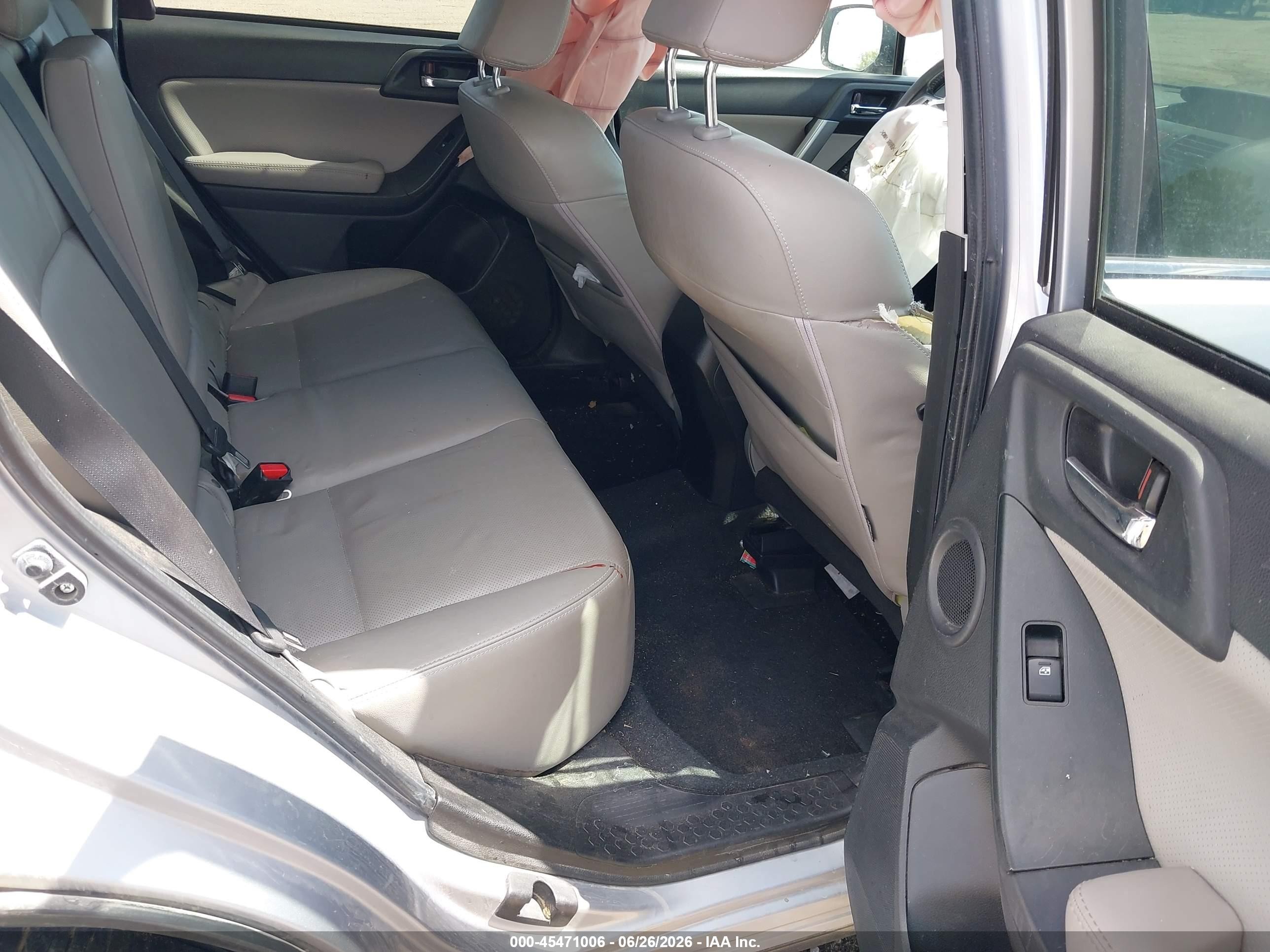 2015 Subaru Forester 2.5i Touring Silver vin: JF2SJAWC0FH553126