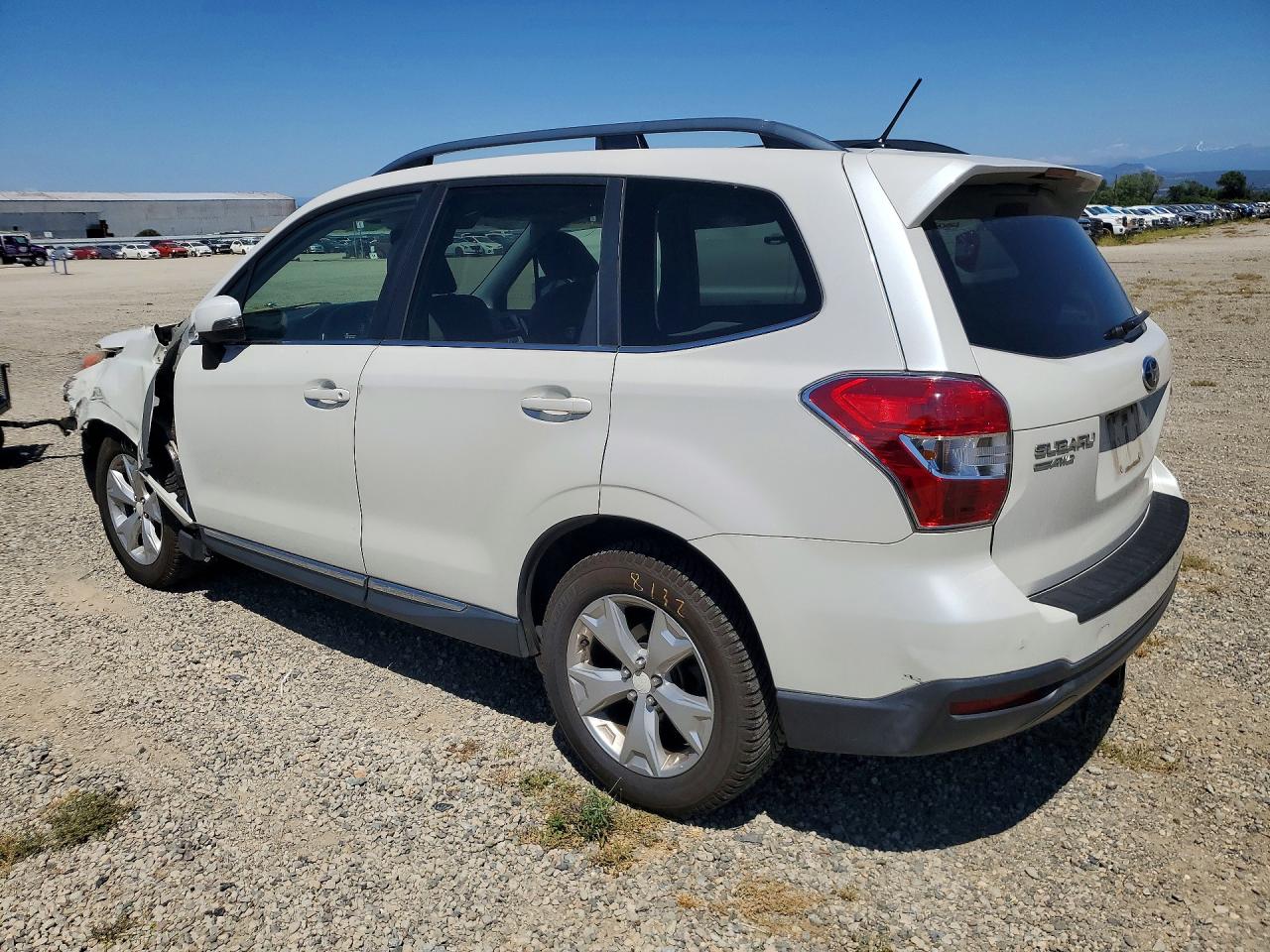 2015 Subaru Forester 2.5i Touring White vin: JF2SJAWC0FH813699