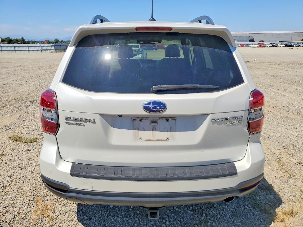 2015 Subaru Forester 2.5i Touring White vin: JF2SJAWC0FH813699