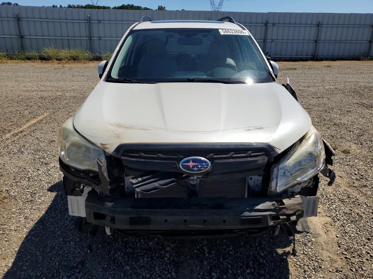 2015 Subaru Forester 2.5i Touring White vin: JF2SJAWC0FH813699