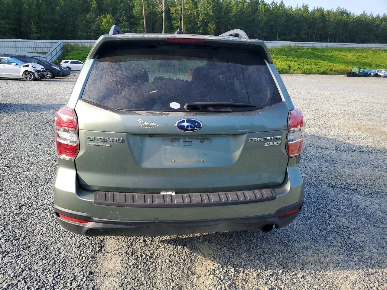 2015 Subaru Forester 2.5i Touring Green vin: JF2SJAWC1FH544032