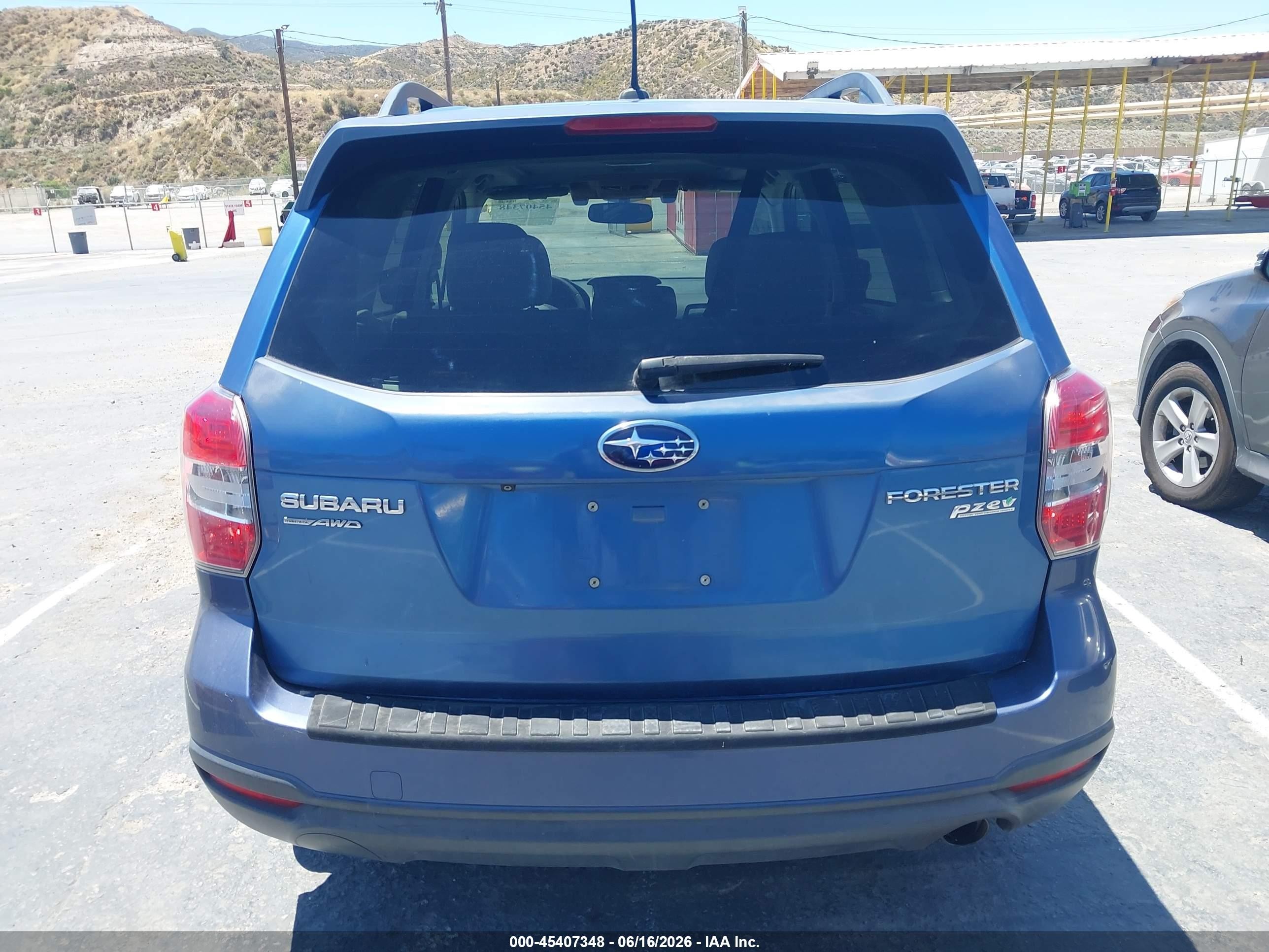 2015 Subaru Forester 2.5i Touring Blue vin: JF2SJAWC1FH548615