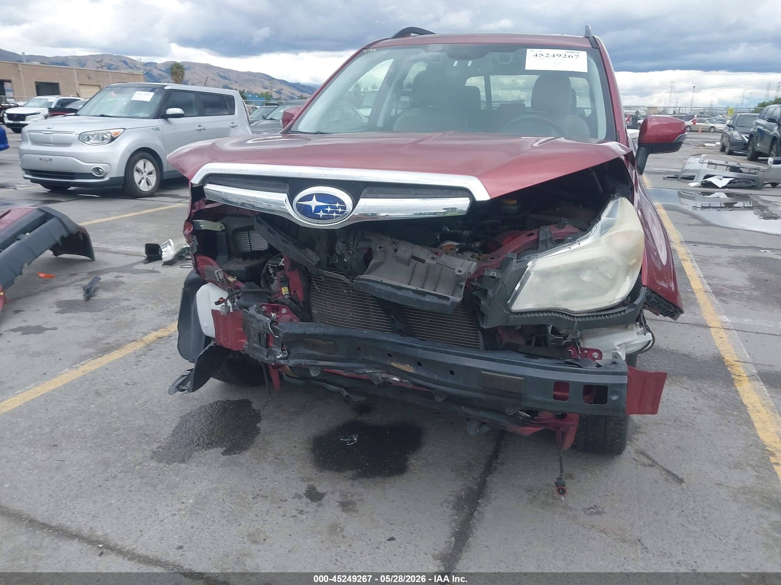 2015 Subaru Forester 2.5i Touring Red vin: JF2SJAWC2FH550843
