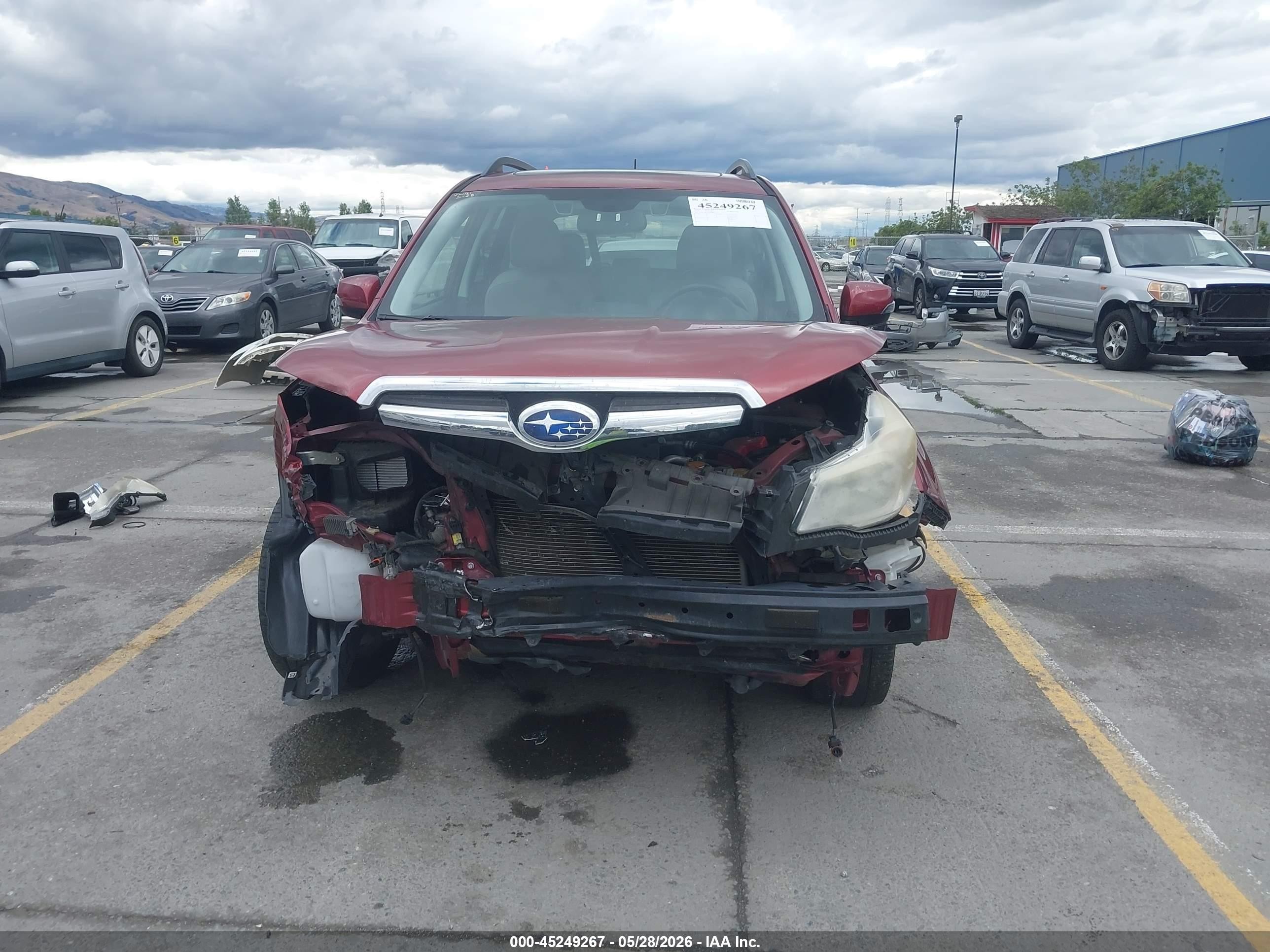2015 Subaru Forester 2.5i Touring Red vin: JF2SJAWC2FH550843