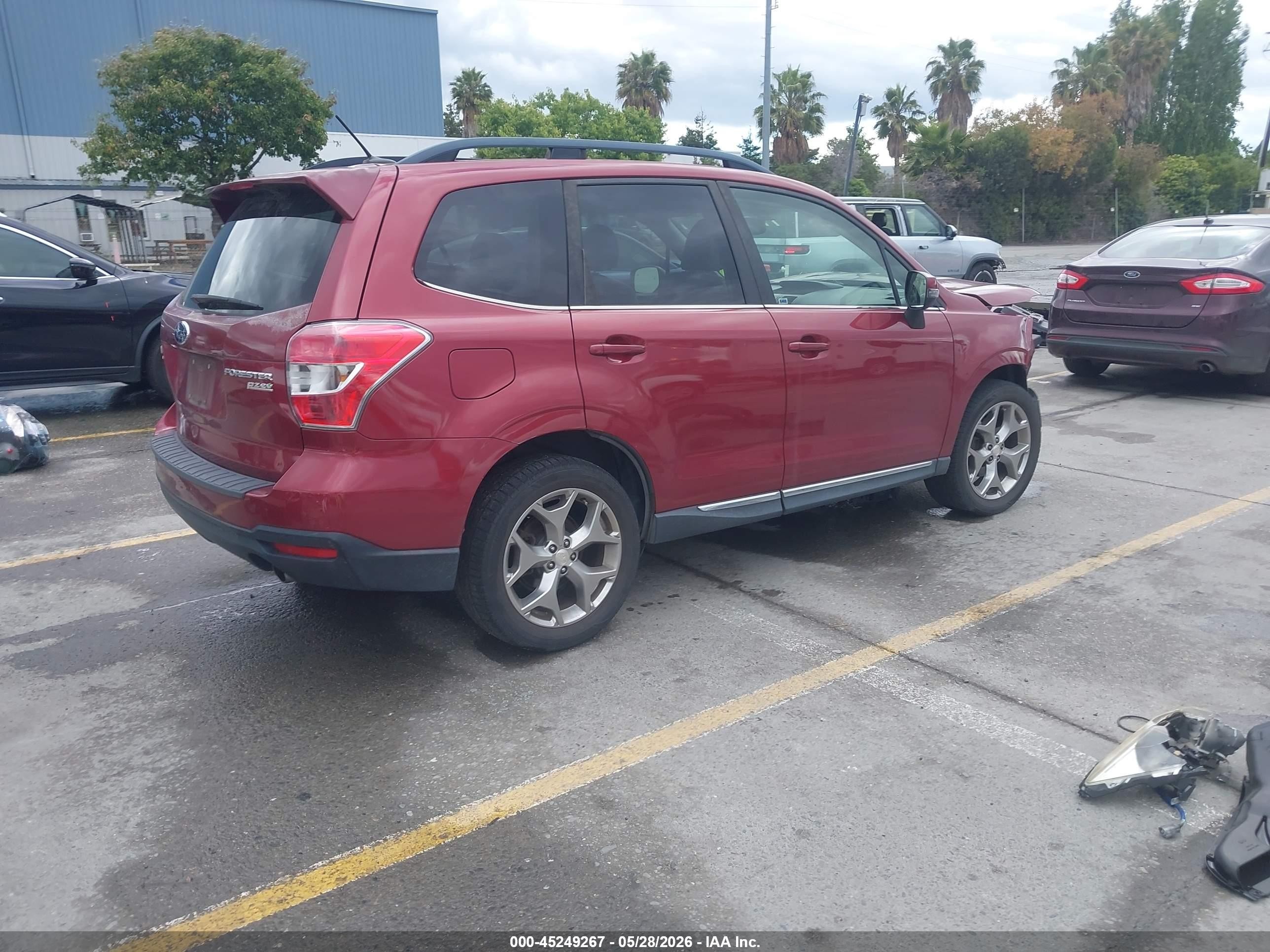 2015 Subaru Forester 2.5i Touring Red vin: JF2SJAWC2FH550843