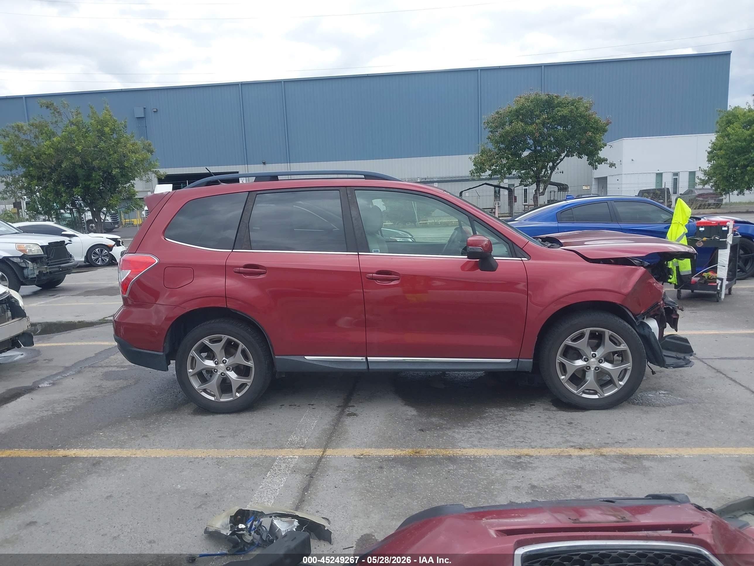 2015 Subaru Forester 2.5i Touring Red vin: JF2SJAWC2FH550843