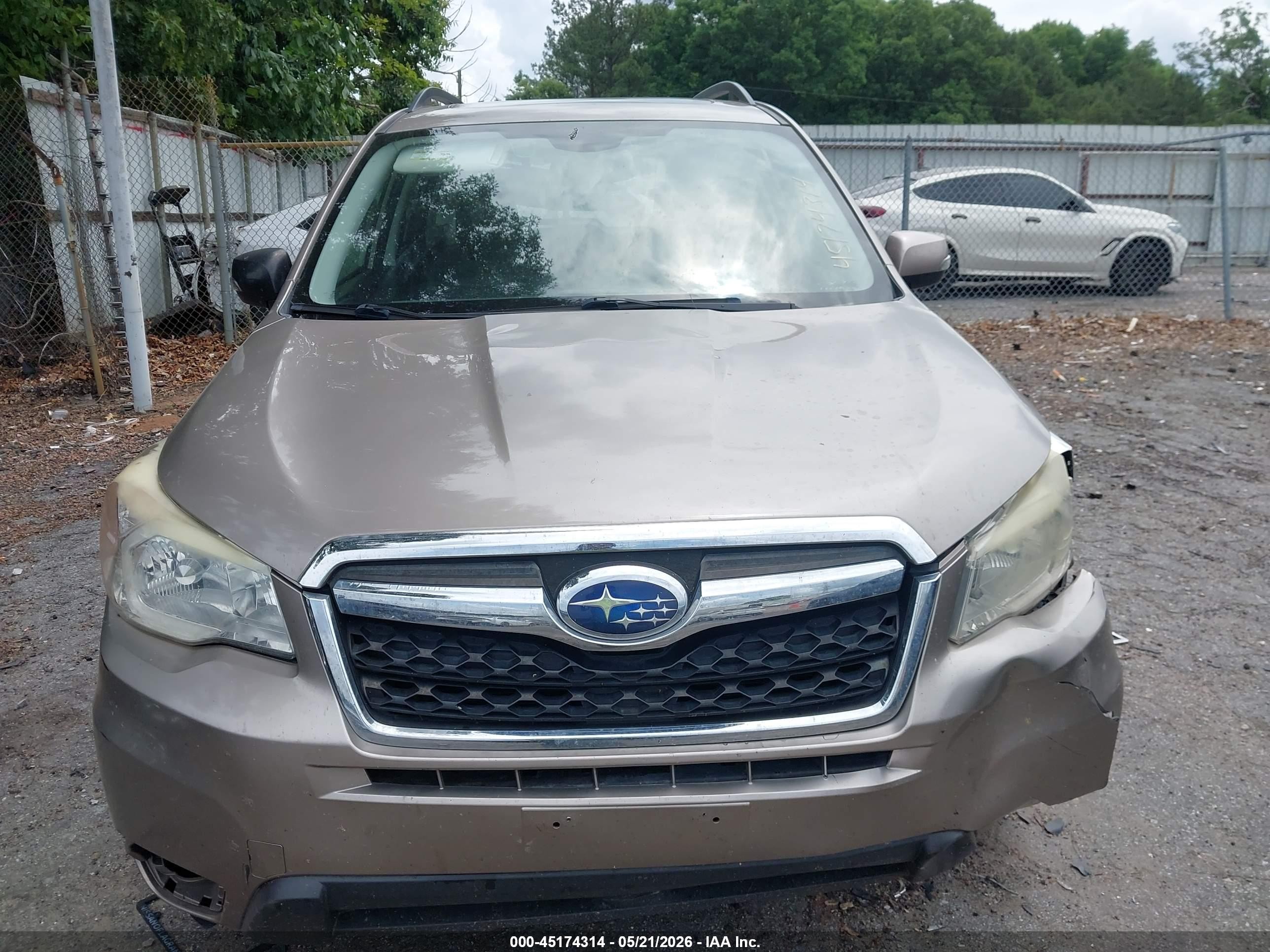 2015 Subaru Forester 2.5i Touring Champagne vin: JF2SJAWC2FH574723