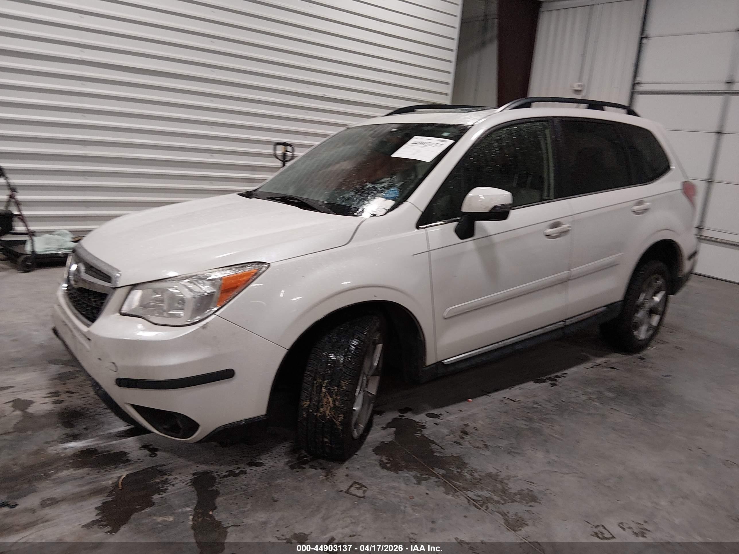 2015 Subaru Forester 2.5i Touring Белый vin: JF2SJAWC4FH839884