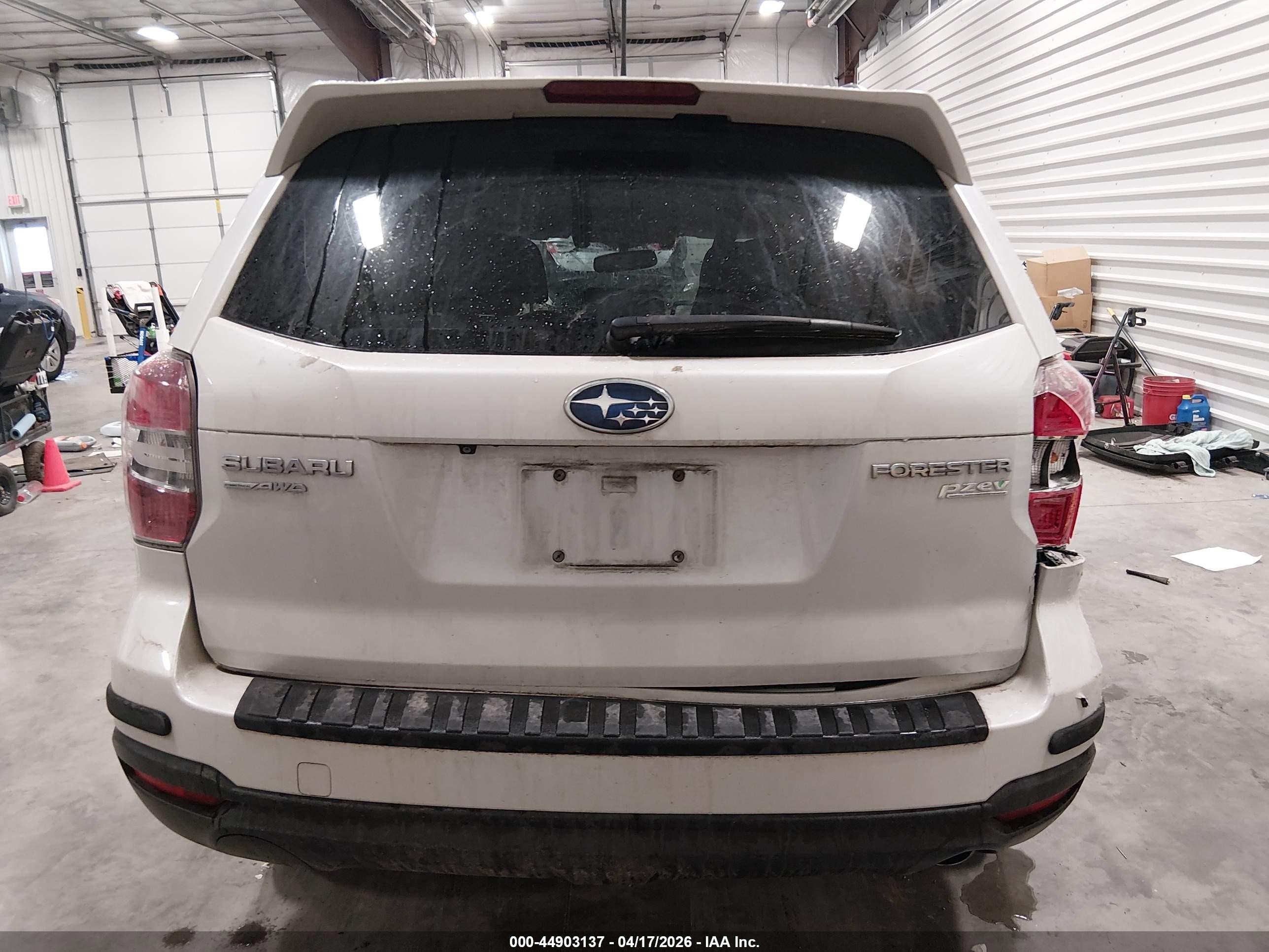 2015 Subaru Forester 2.5i Touring Белый vin: JF2SJAWC4FH839884