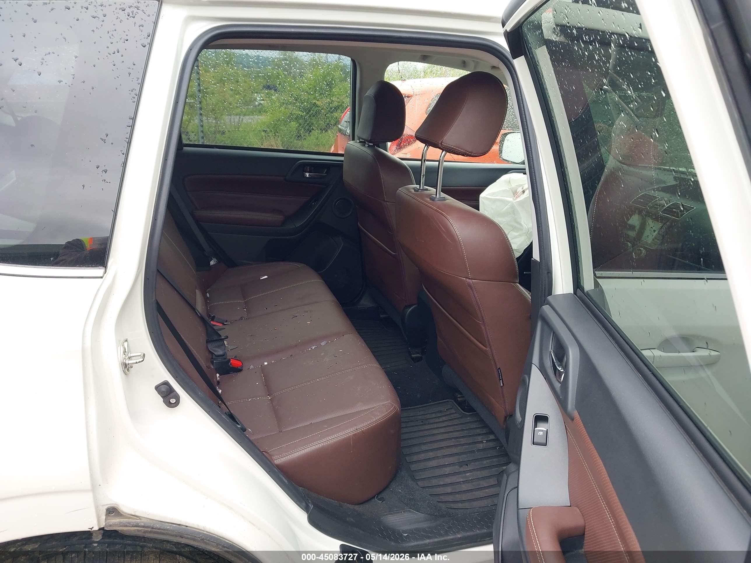 2018 Subaru Forester 2.5i Touring White vin: JF2SJAWC4JH486815