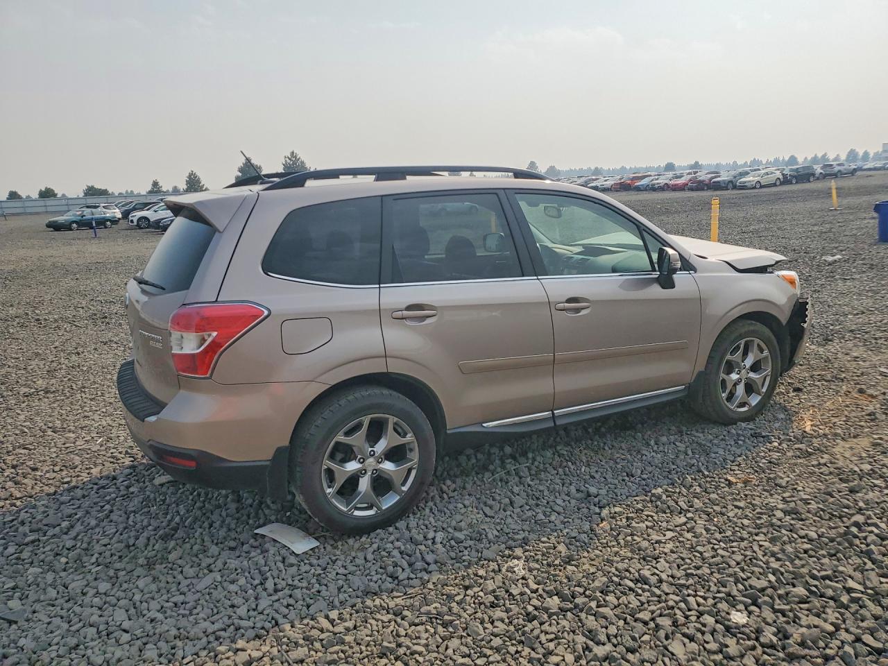 2015 Subaru Forester 2.5i Touring Tan vin: JF2SJAWC5FH585117