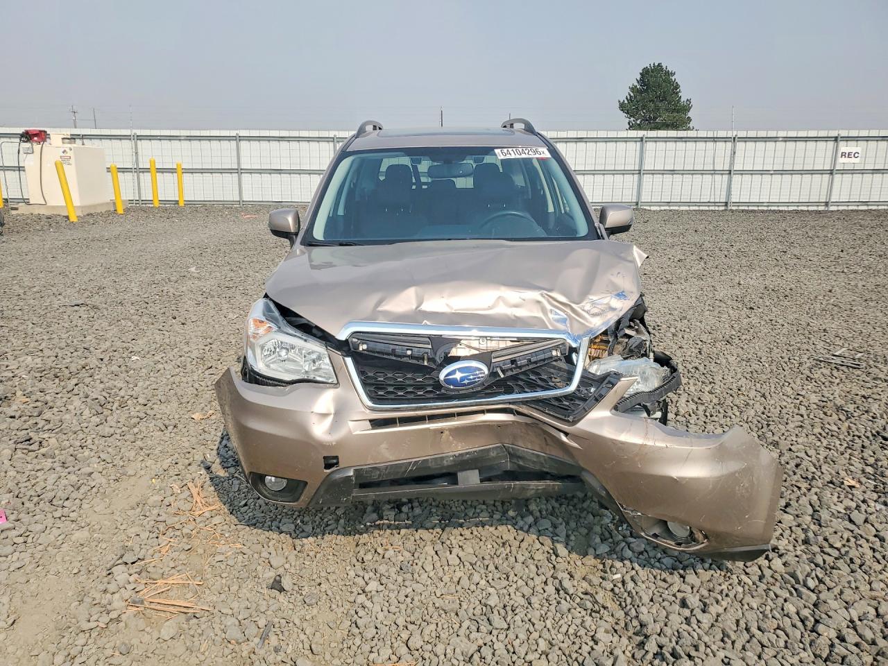2015 Subaru Forester 2.5i Touring Tan vin: JF2SJAWC5FH585117
