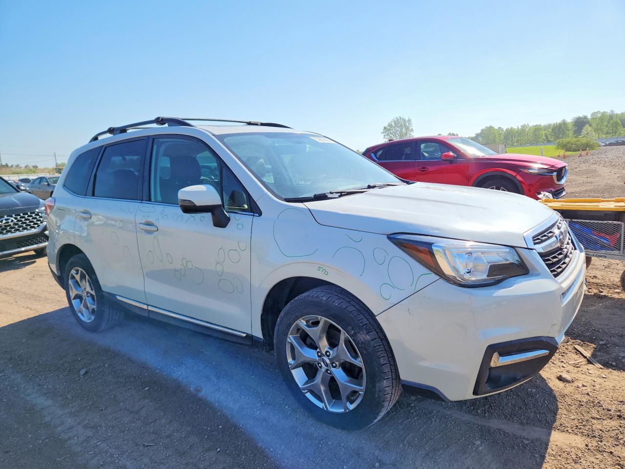 2018 Subaru Forester 2.5i Touring Белый vin: JF2SJAWC5JH484846