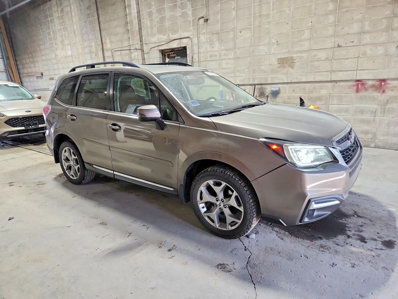 2018 Subaru Forester 2.5i Touring Gray vin: JF2SJAWC5JH591850