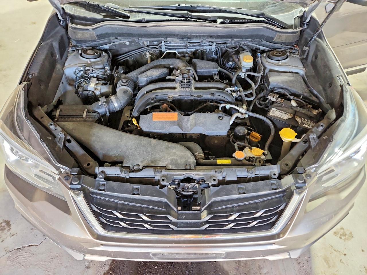 2018 Subaru Forester 2.5i Touring Gray vin: JF2SJAWC5JH591850
