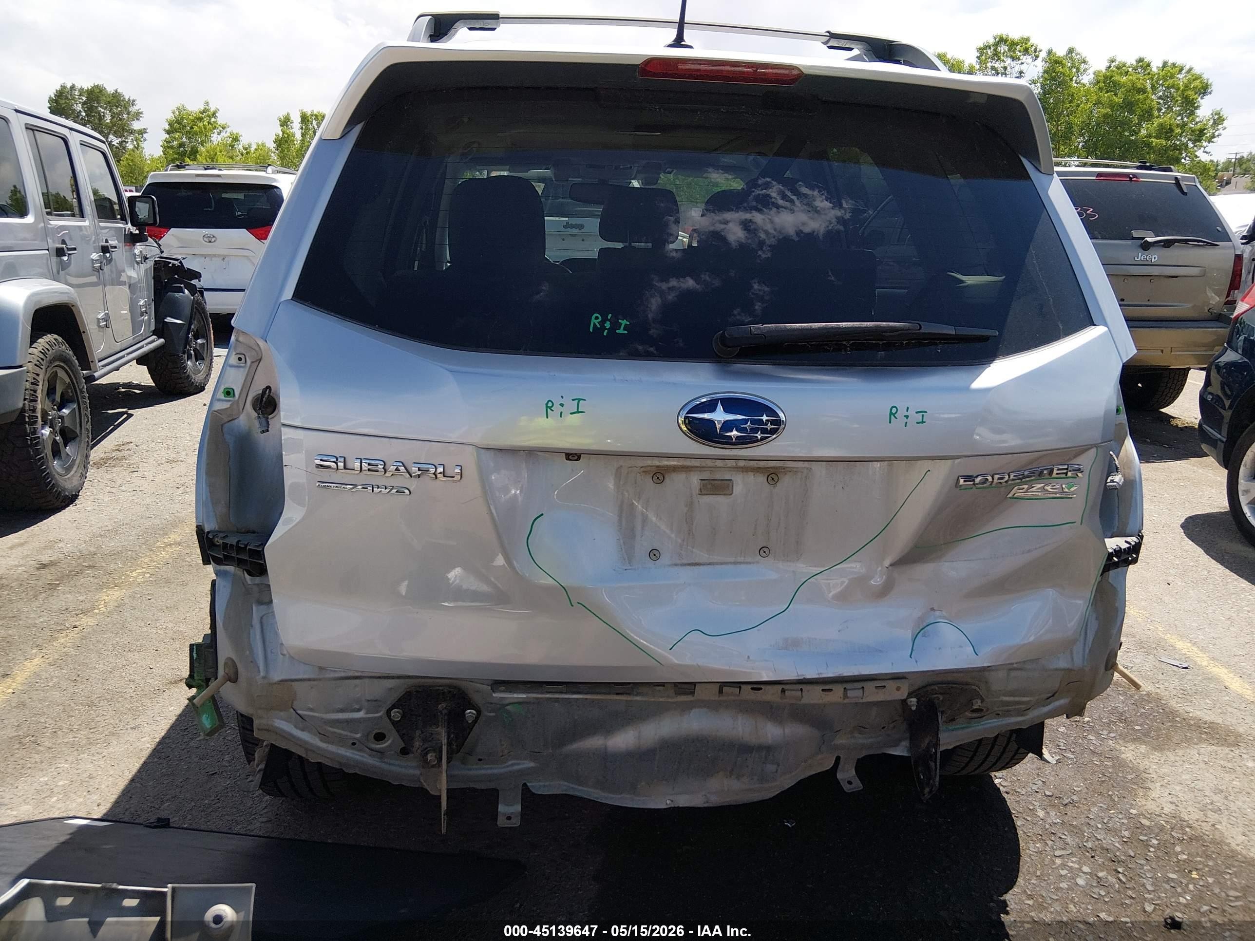 2015 Subaru Forester 2.5i Touring Silver vin: JF2SJAWC6FH441012