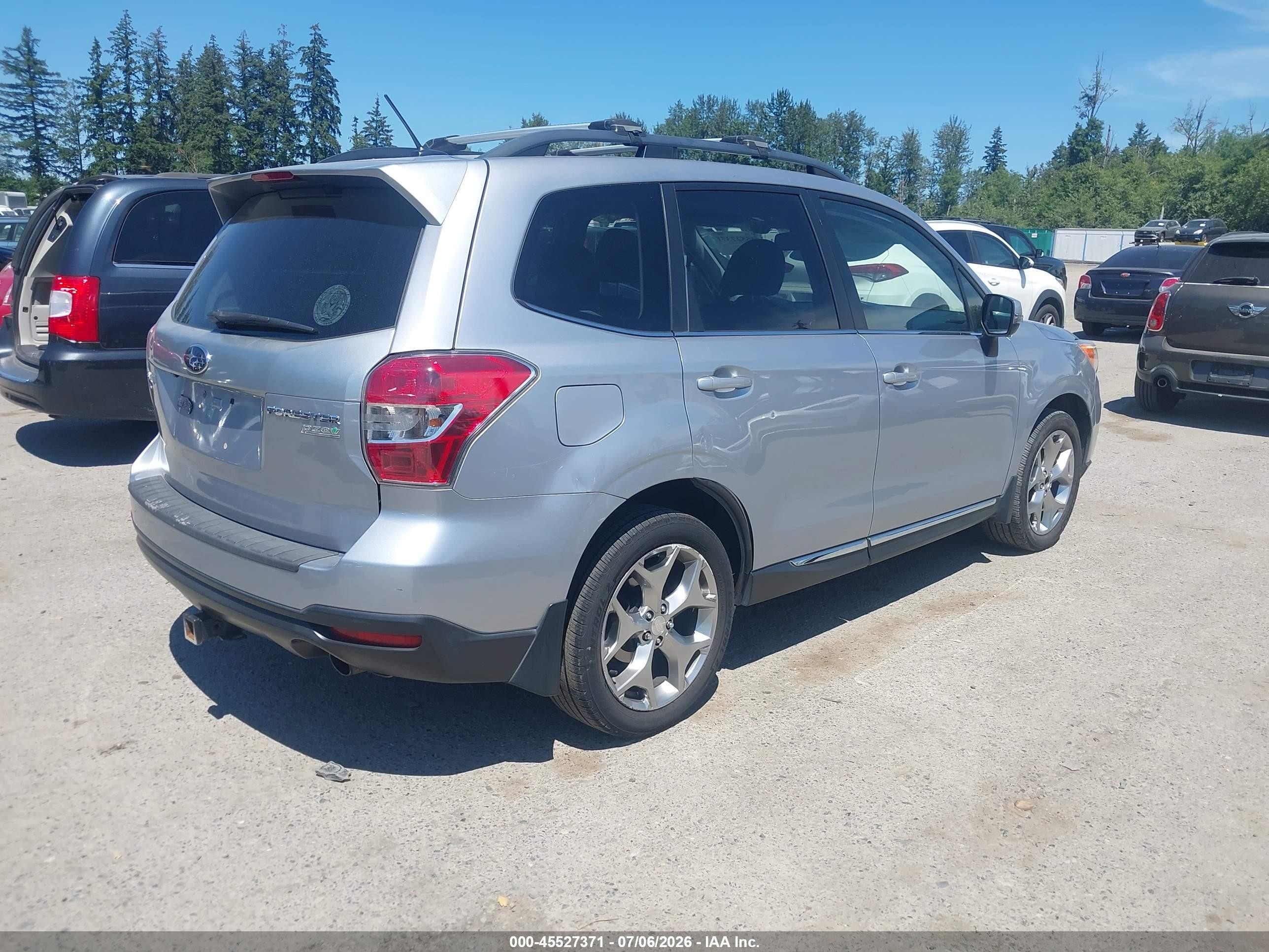 2015 Subaru Forester 2.5i Touring Silver vin: JF2SJAWC6FH824559