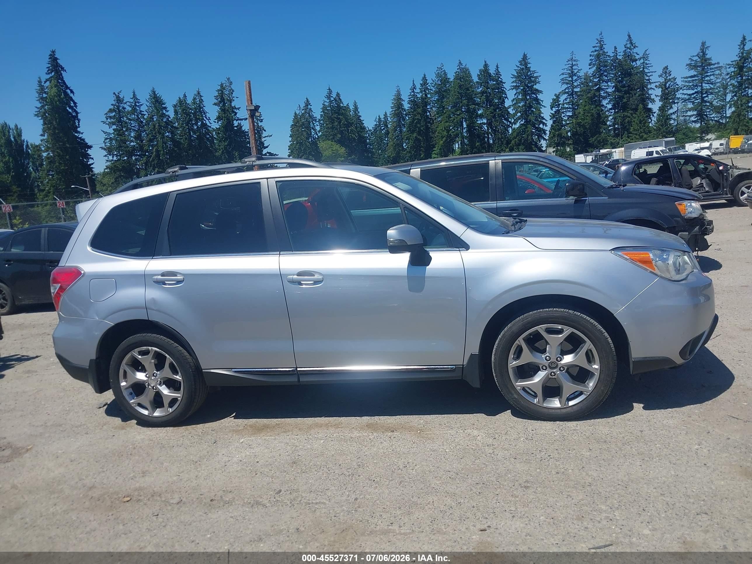 2015 Subaru Forester 2.5i Touring Silver vin: JF2SJAWC6FH824559
