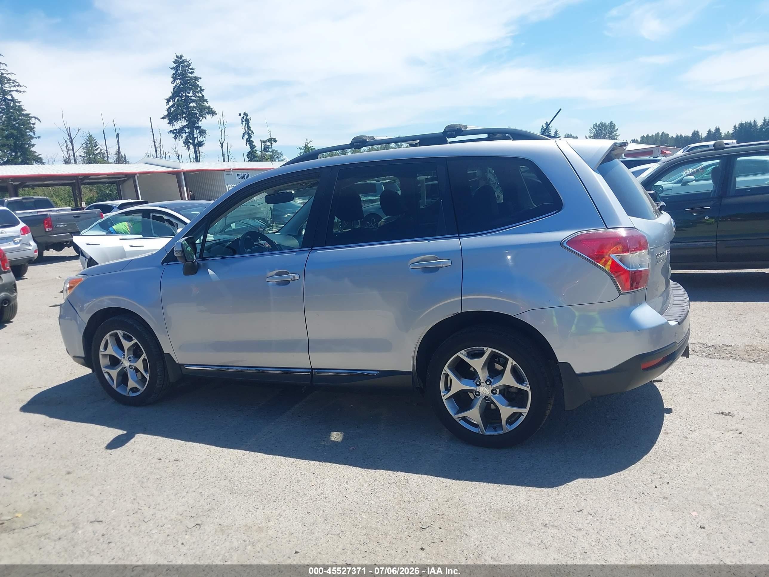 2015 Subaru Forester 2.5i Touring Silver vin: JF2SJAWC6FH824559