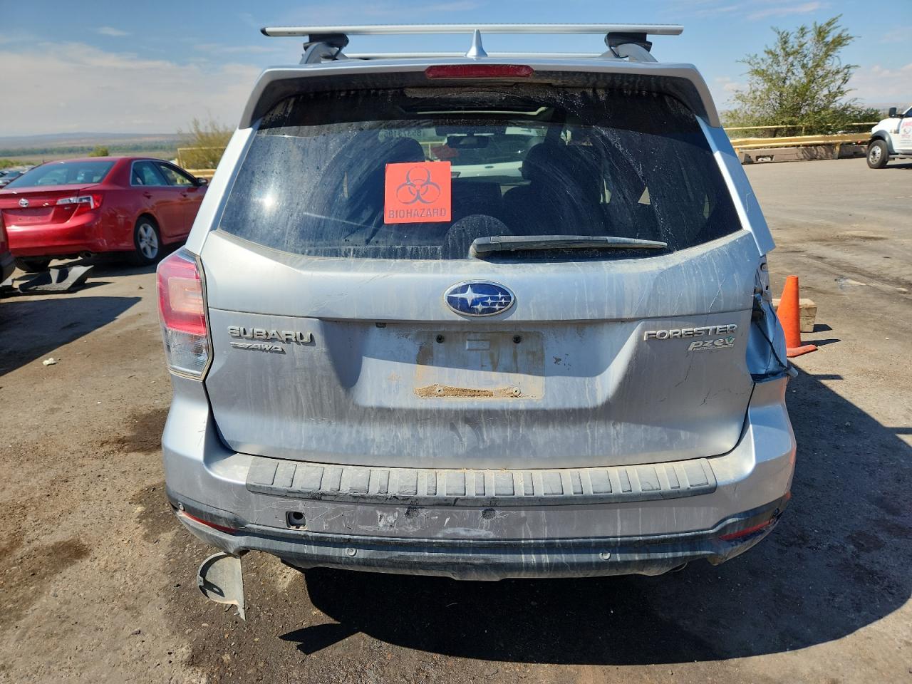 2017 Subaru Forester 2.5i Touring Silver vin: JF2SJAWC6HH565879