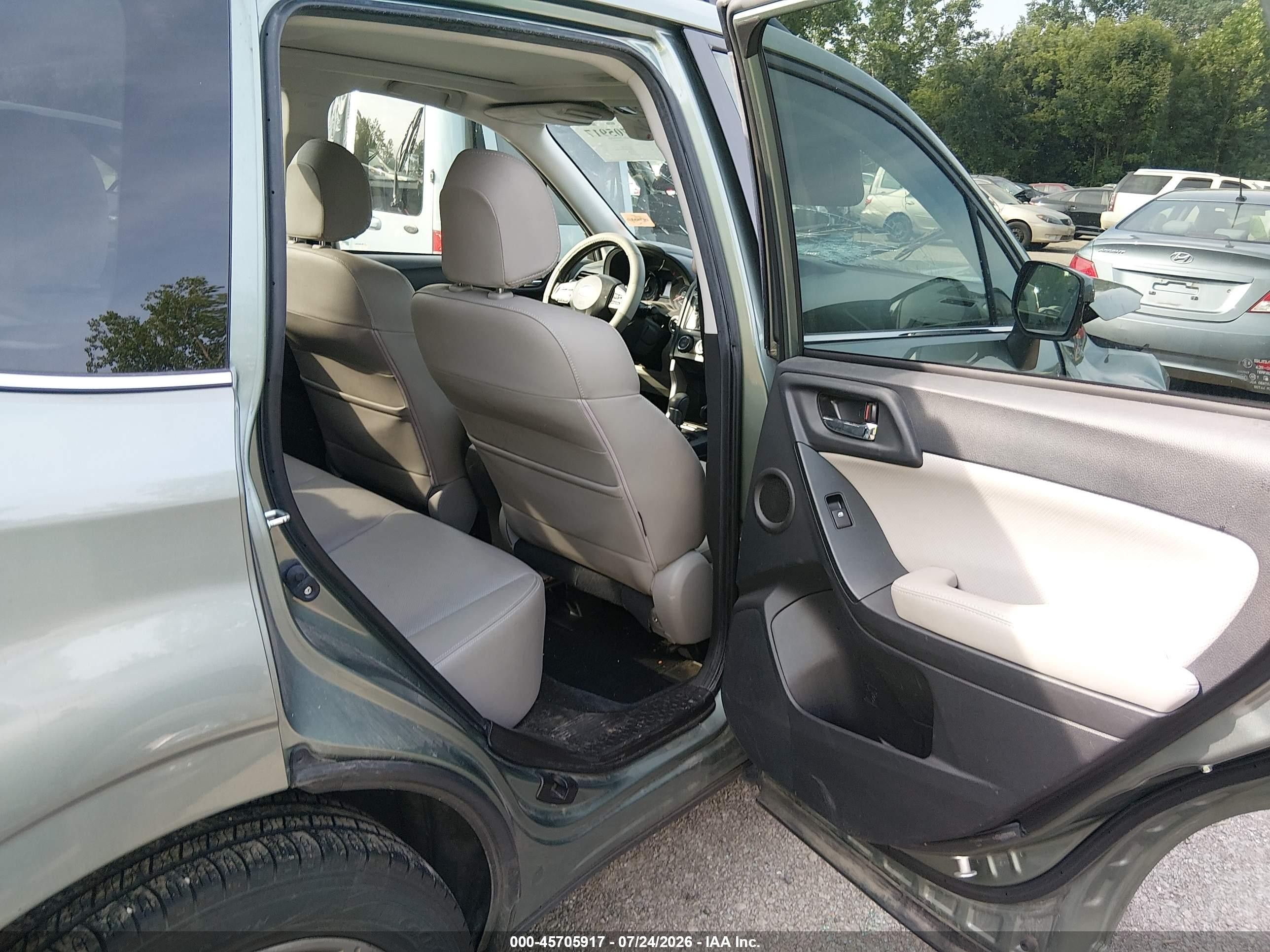 2015 Subaru Forester 2.5i Touring Green vin: JF2SJAWC7FH547257